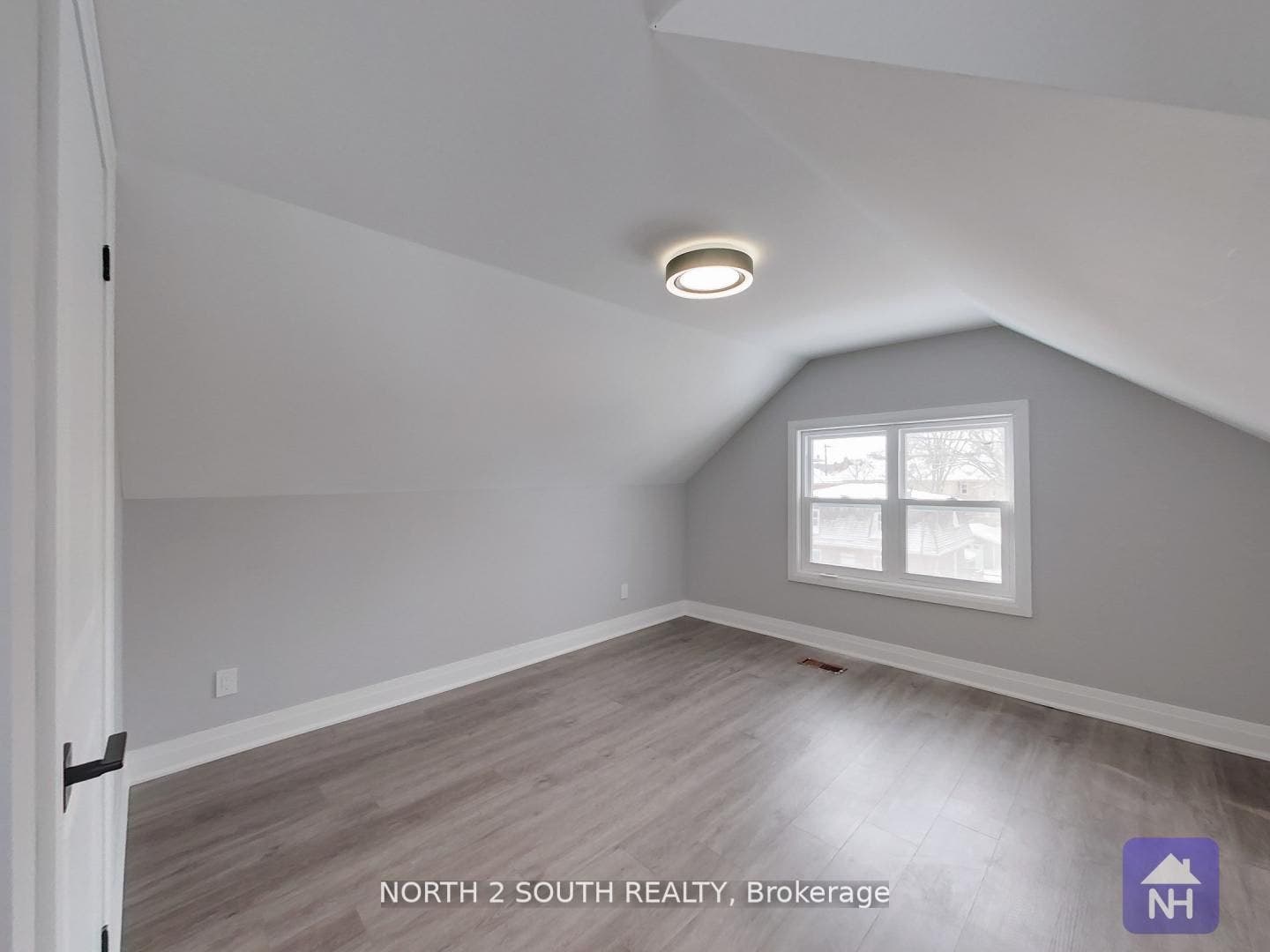 190 Stewart Street, Peterborough, Peterborough ON K9J 3M5