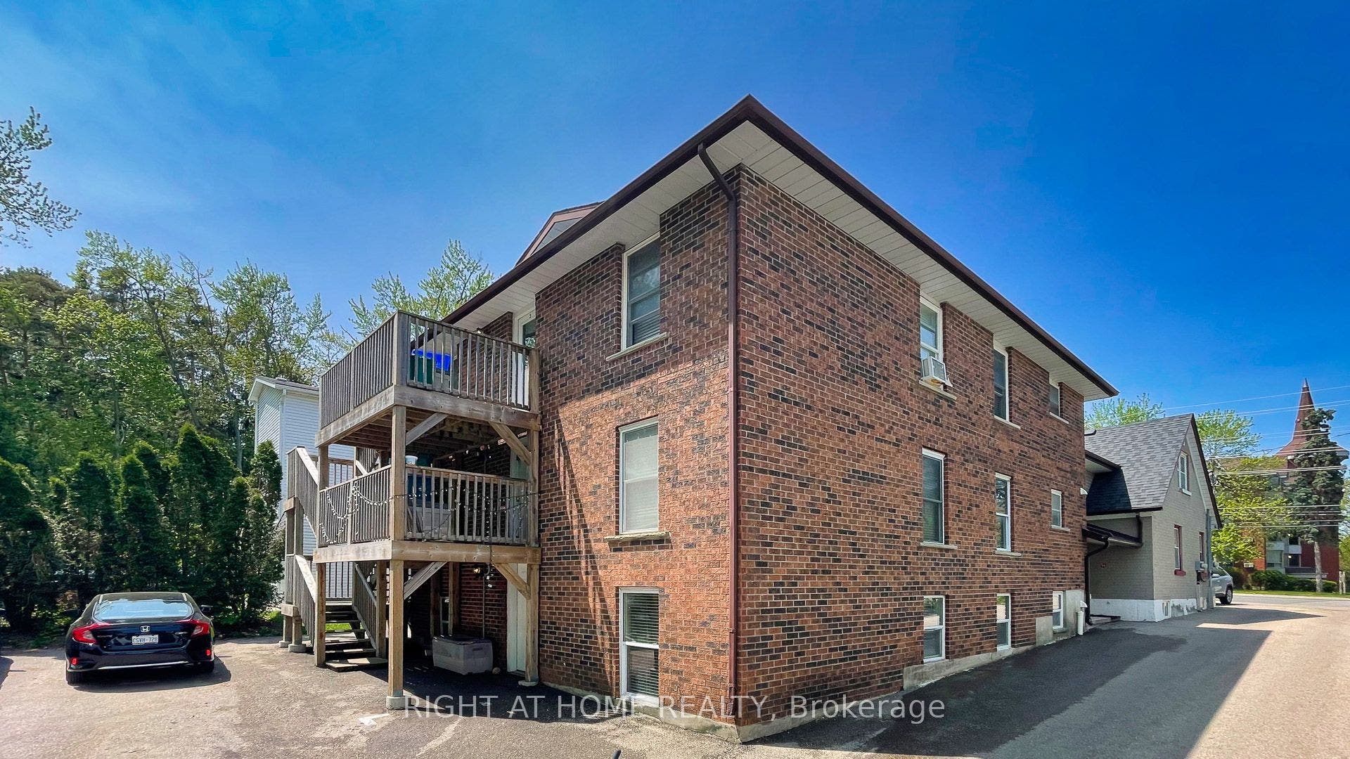 379 Erb Street W, Waterloo, Waterloo ON N2L 1W7 379 Erb Street W, Waterloo, Waterloo ON N2L 1W7