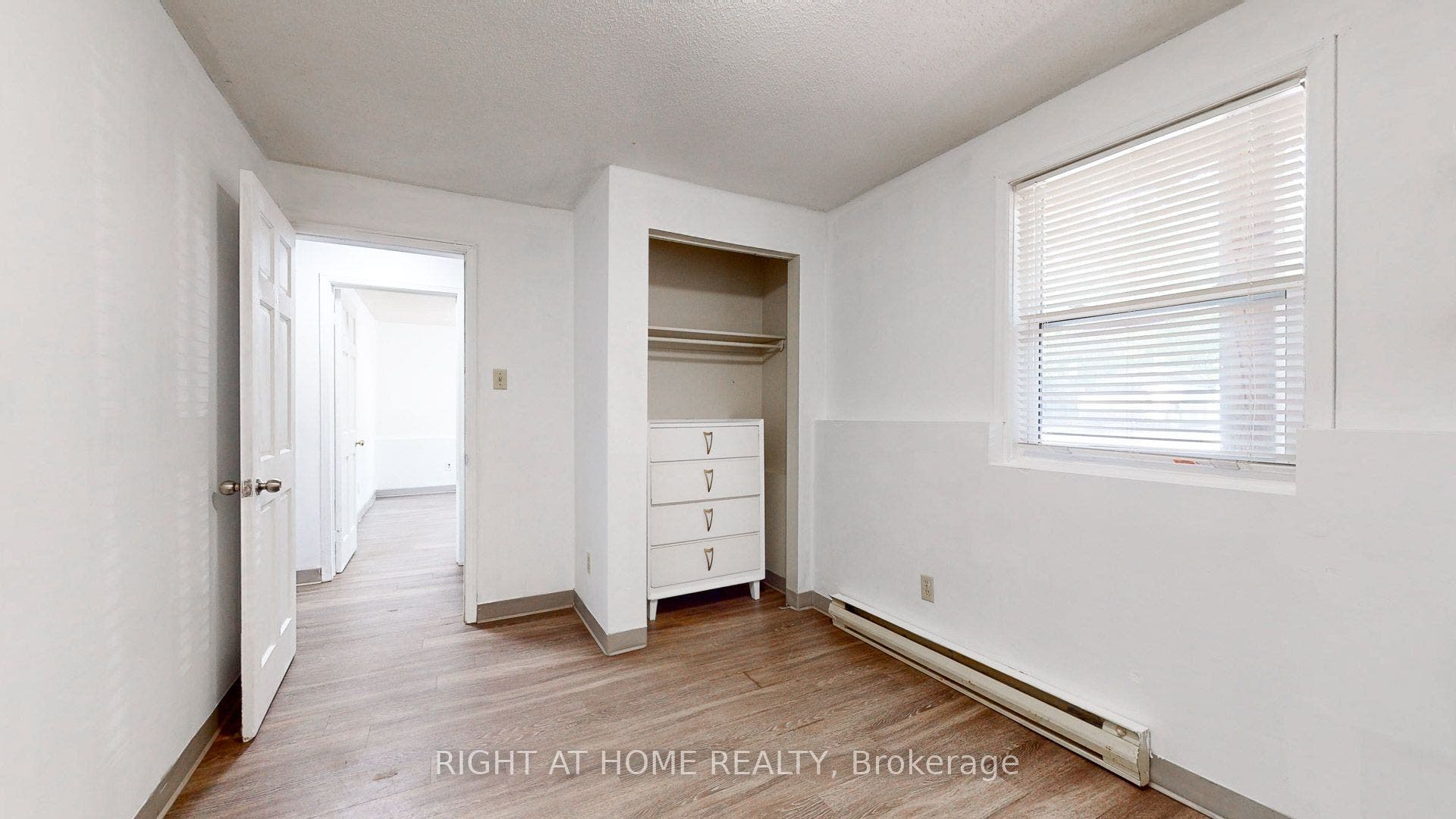 379 Erb Street W, Waterloo, Waterloo ON N2L 1W7 379 Erb Street W, Waterloo, Waterloo ON N2L 1W7