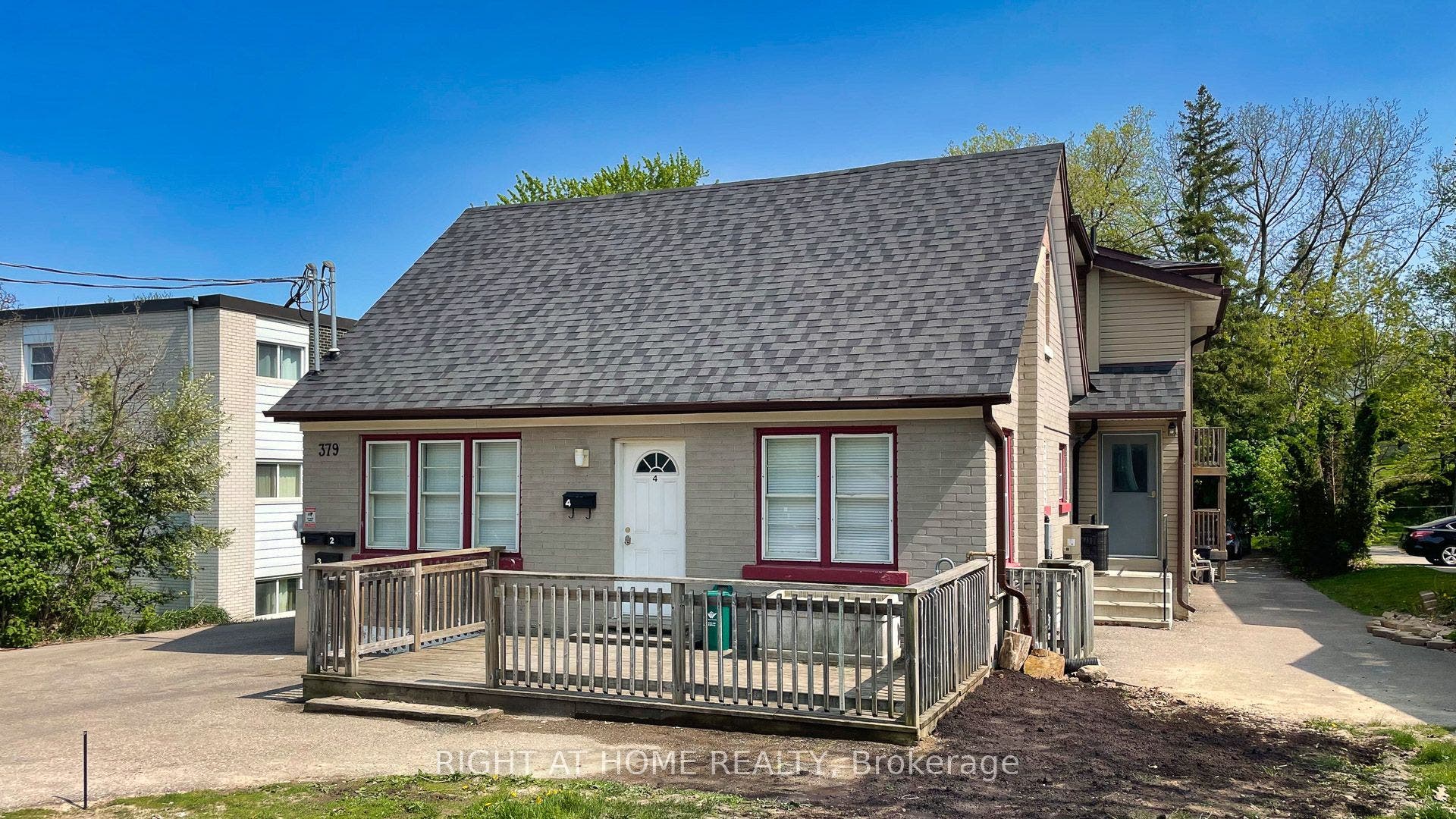 379 Erb Street W, Waterloo, Waterloo ON N2L 1W7 379 Erb Street W, Waterloo, Waterloo ON N2L 1W7