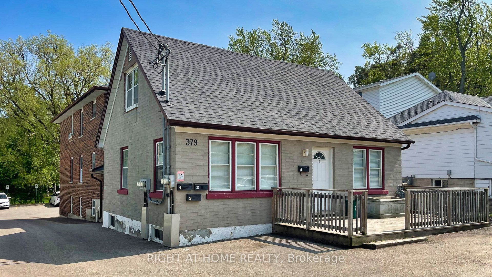 379 Erb Street W, Waterloo, Waterloo ON N2L 1W7 379 Erb Street W, Waterloo, Waterloo ON N2L 1W7