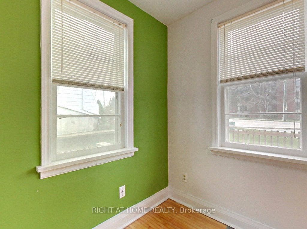 379 Erb Street W, Waterloo, Waterloo ON N2L 1W7 379 Erb Street W, Waterloo, Waterloo ON N2L 1W7