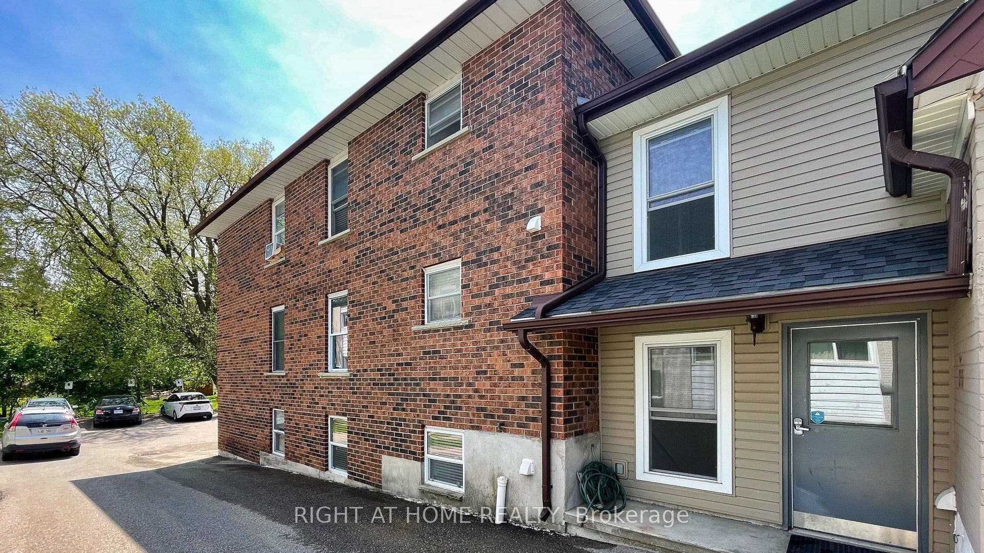 379 Erb Street W, Waterloo, Waterloo ON N2L 1W7 379 Erb Street W, Waterloo, Waterloo ON N2L 1W7