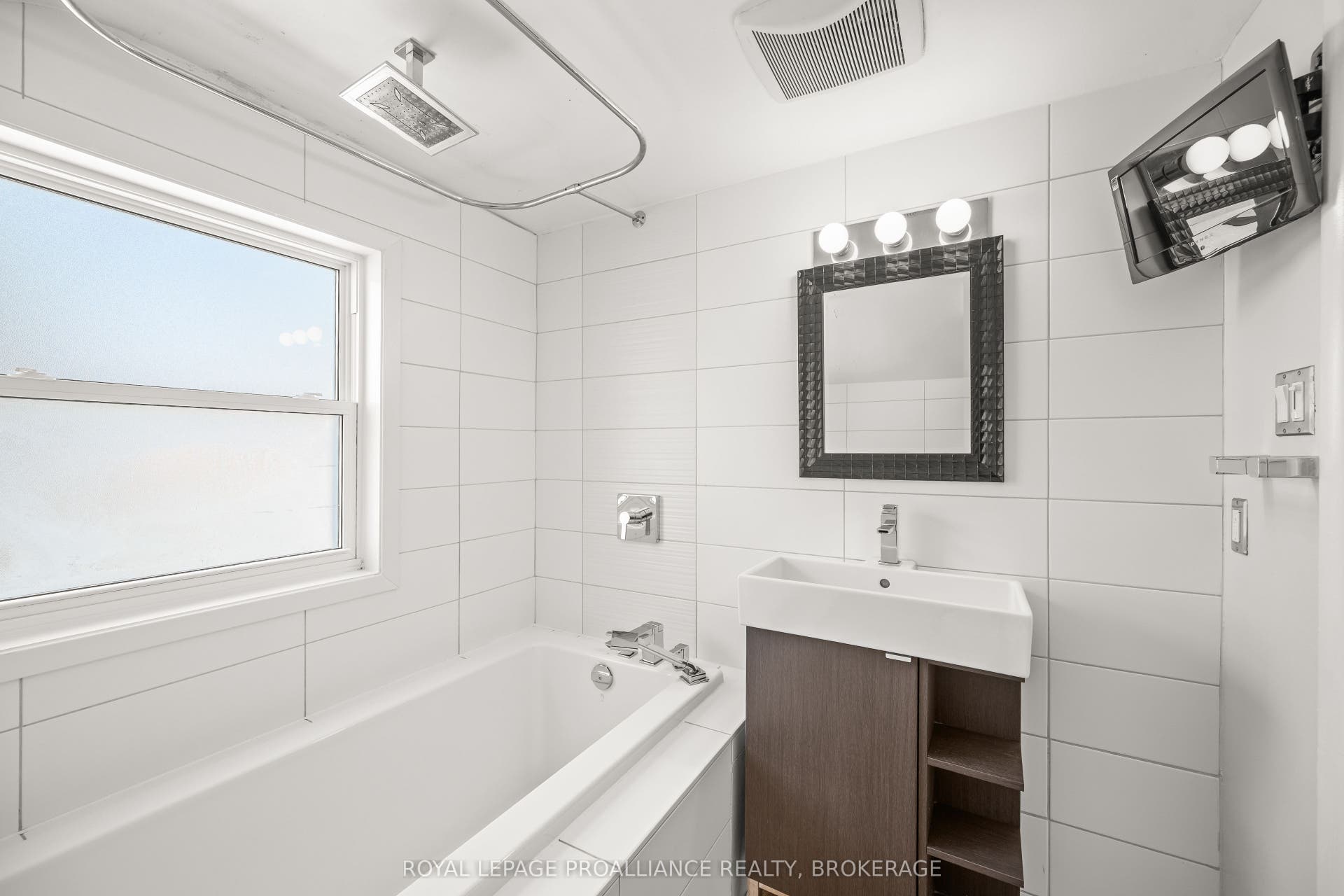 78 Regent Street, Kingston, Frontenac ON K7L 4J7