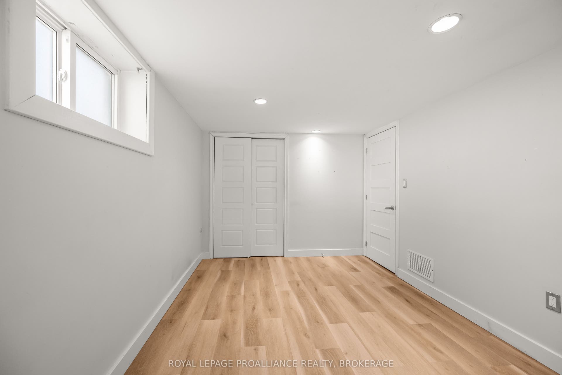 78 Regent Street, Kingston, Frontenac ON K7L 4J7