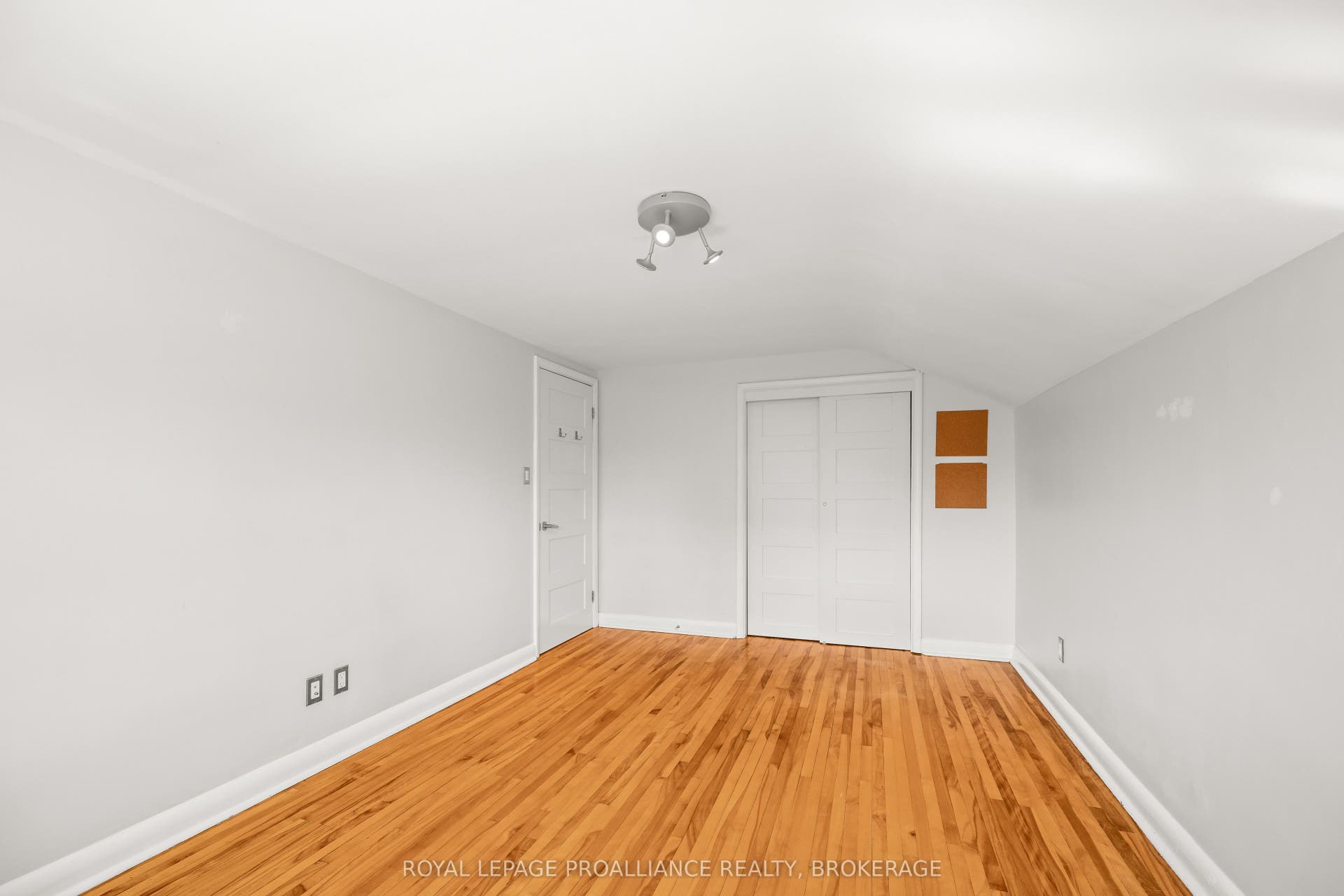 78 Regent Street, Kingston, Frontenac ON K7L 4J7