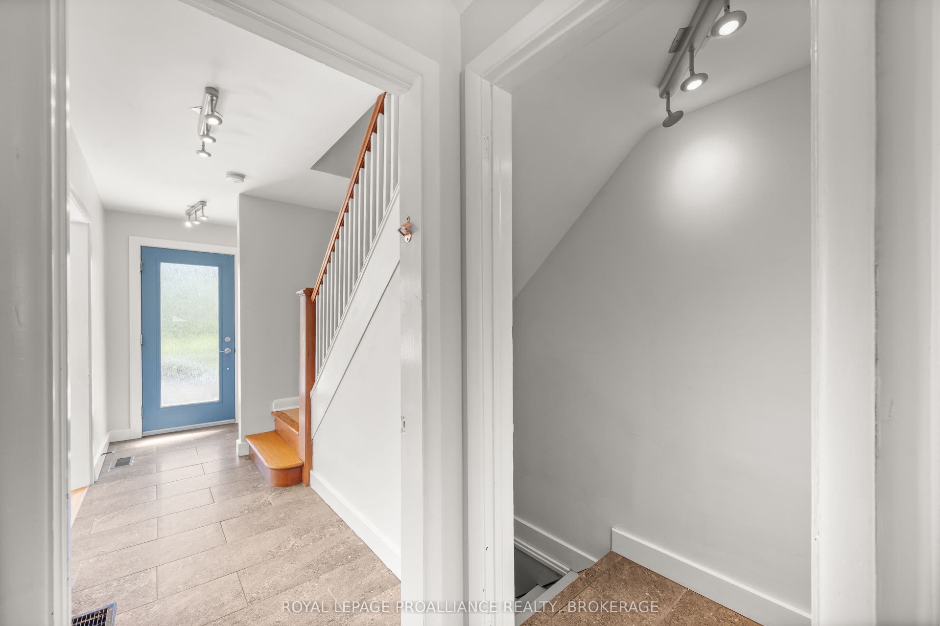 78 Regent Street, Kingston, Frontenac ON K7L 4J7