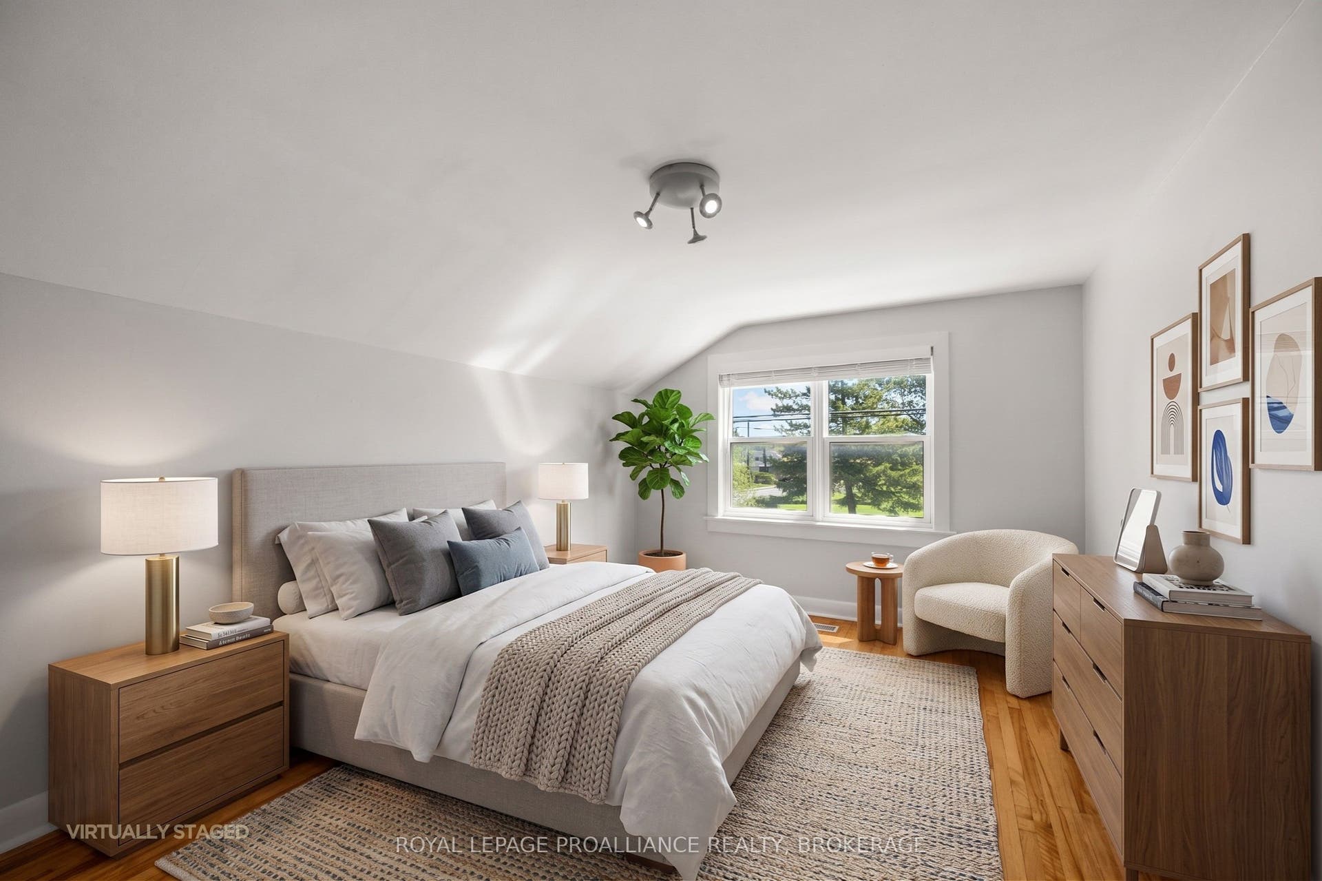 78 Regent Street, Kingston, Frontenac ON K7L 4J7