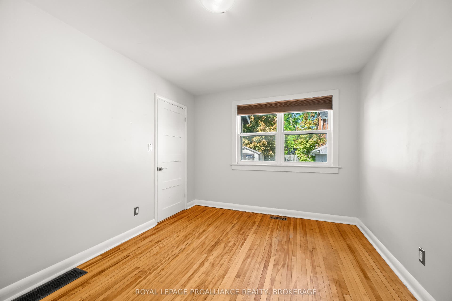 78 Regent Street, Kingston, Frontenac ON K7L 4J7