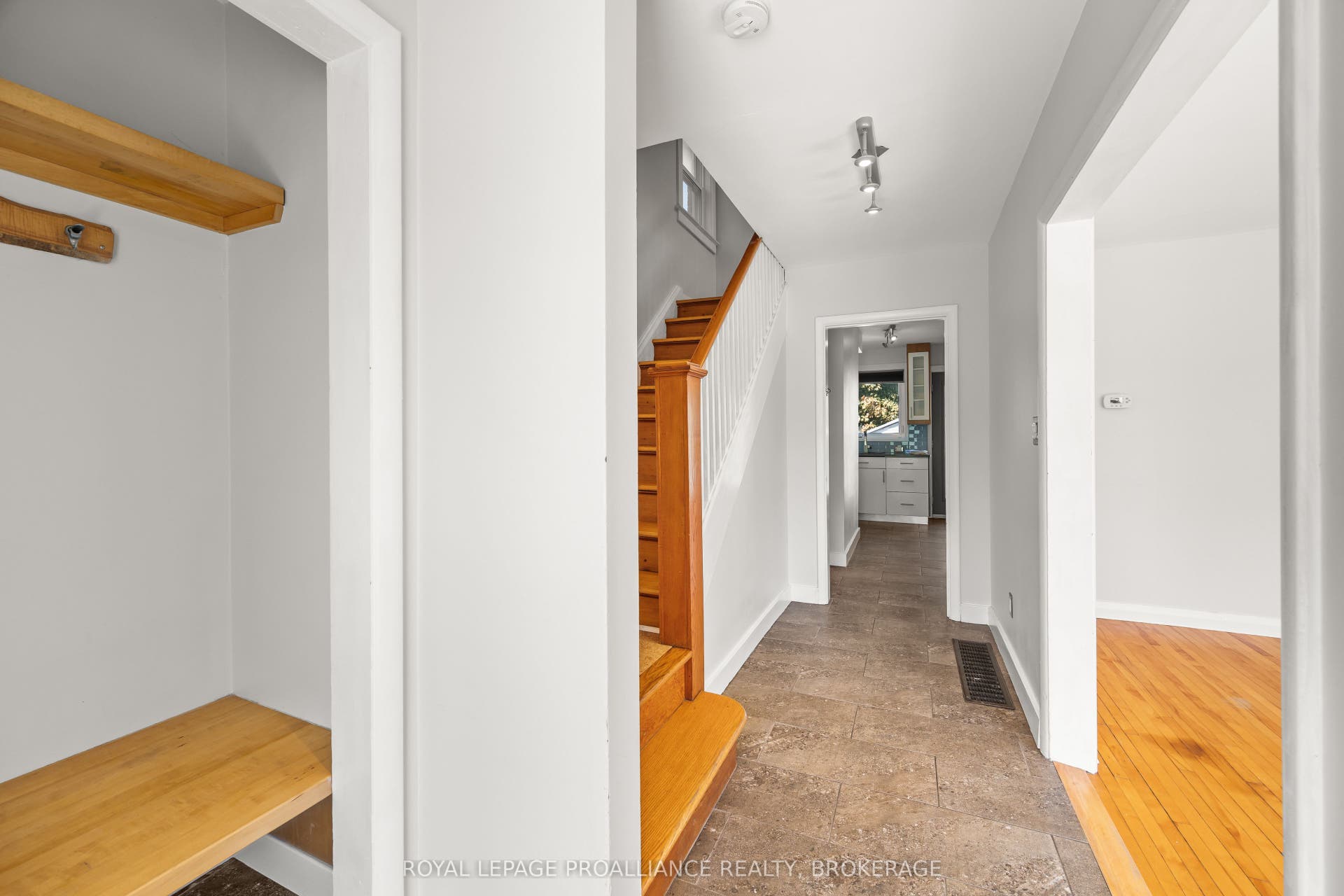 78 Regent Street, Kingston, Frontenac ON K7L 4J7