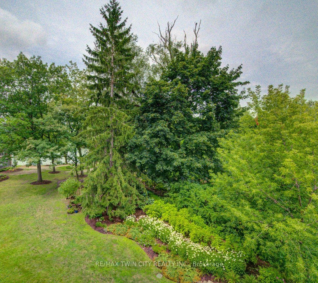 52 Blue Springs Drive, #32, Waterloo, Waterloo ON N2J 4M4 52 Blue Springs Drive, #32, Waterloo, Waterloo ON N2J 4M4