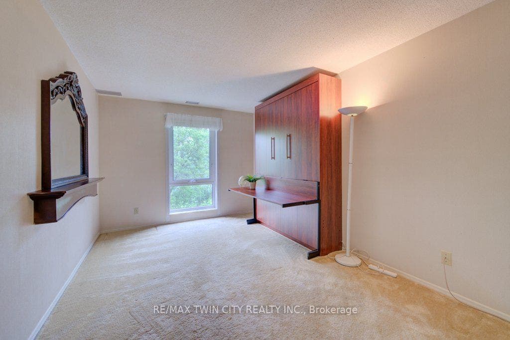 52 Blue Springs Drive, #32, Waterloo, Waterloo ON N2J 4M4 52 Blue Springs Drive, #32, Waterloo, Waterloo ON N2J 4M4