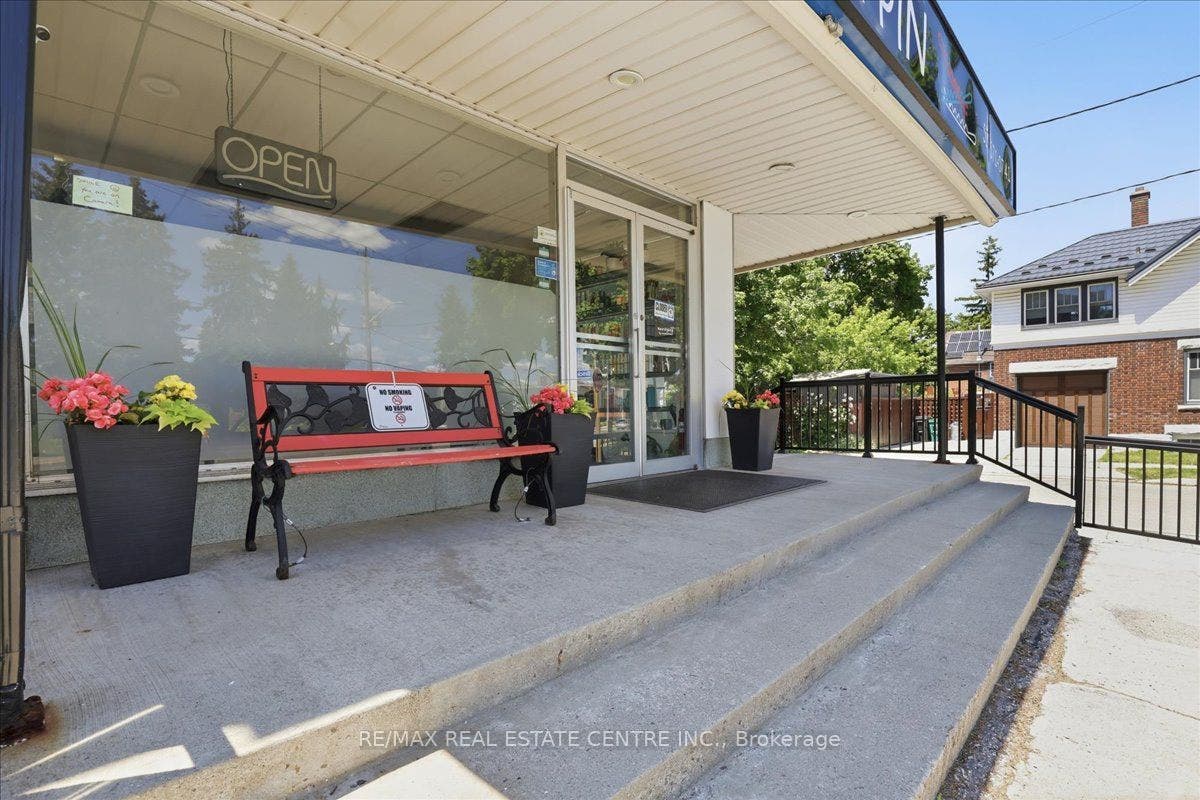 744 Queen Street S, Kitchener, Waterloo ON N2M 1A4 744 Queen Street S, Kitchener, Waterloo ON N2M 1A4