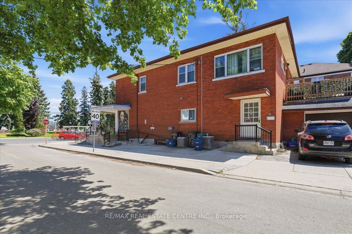 744 Queen Street S, Kitchener, Waterloo ON N2M 1A4 744 Queen Street S, Kitchener, Waterloo ON N2M 1A4