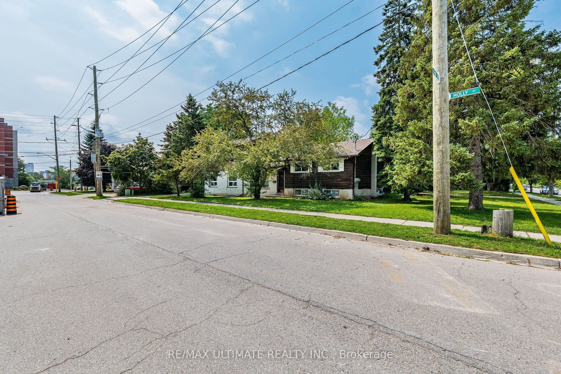 367 Holly Street N, Waterloo, Waterloo ON N2L 4G2 367 Holly Street N, Waterloo, Waterloo ON N2L 4G2