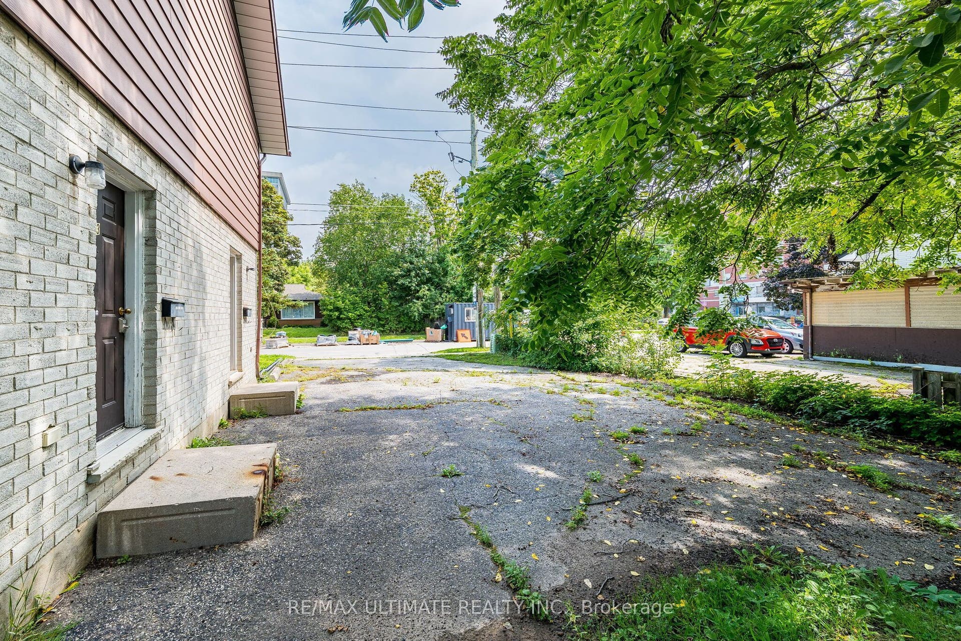 367 Holly Street N, Waterloo, Waterloo ON N2L 4G2 367 Holly Street N, Waterloo, Waterloo ON N2L 4G2