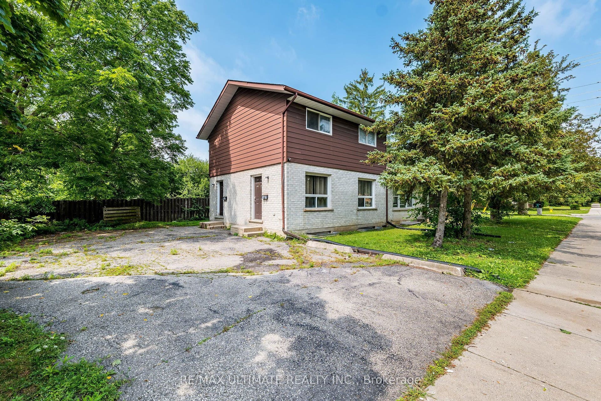 367 Holly Street N, Waterloo, Waterloo ON N2L 4G2 367 Holly Street N, Waterloo, Waterloo ON N2L 4G2
