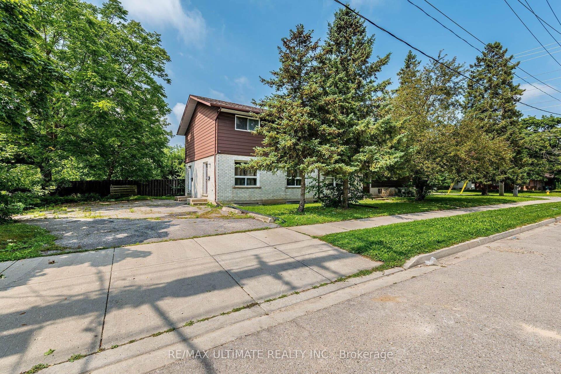367 Holly Street N, Waterloo, Waterloo ON N2L 4G2 367 Holly Street N, Waterloo, Waterloo ON N2L 4G2