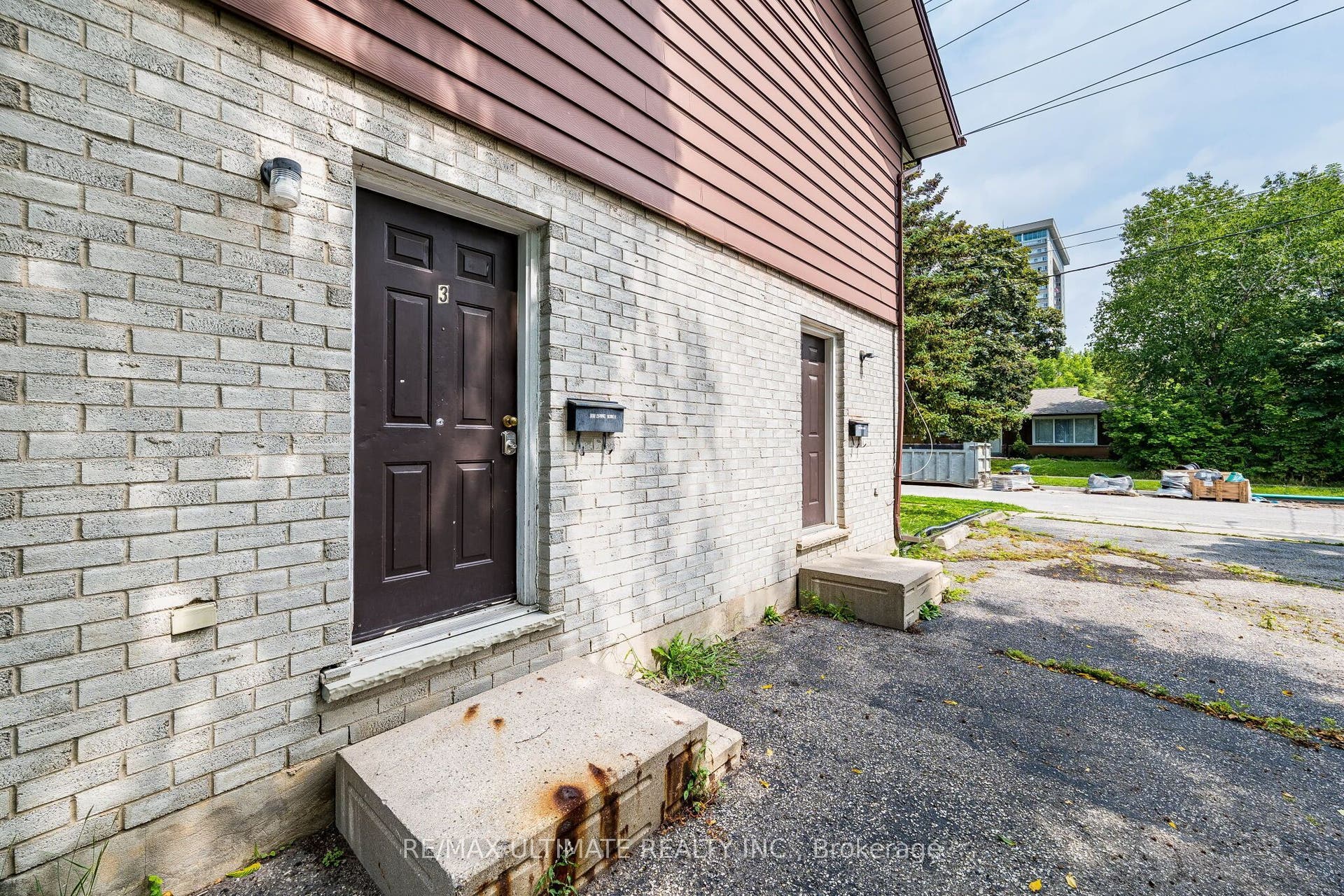 367 Holly Street N, Waterloo, Waterloo ON N2L 4G2 367 Holly Street N, Waterloo, Waterloo ON N2L 4G2