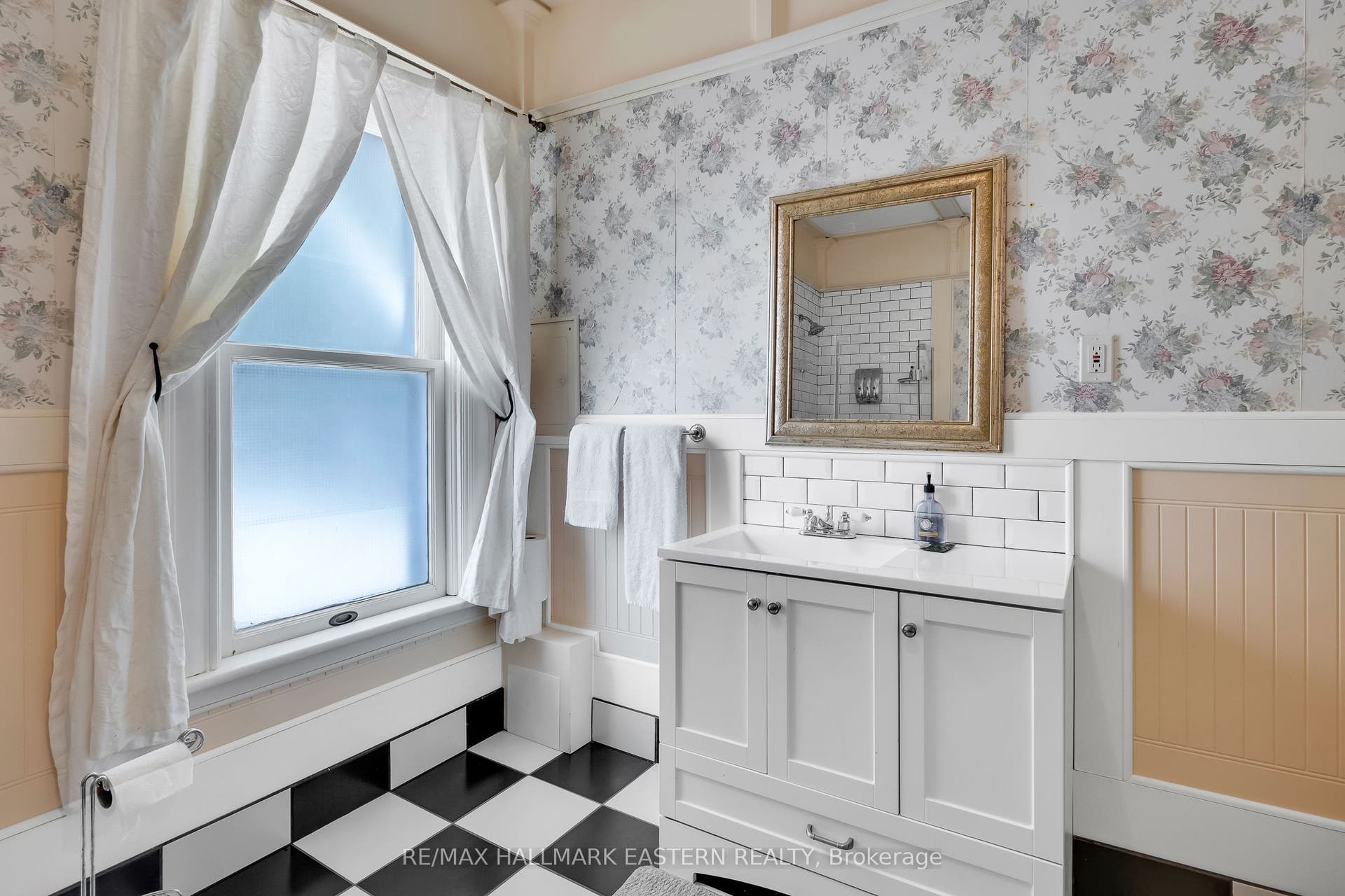 29 Bursthall Street, Marmora And Lake, Hastings ON K0K 2M0 GUEST ENSUITE