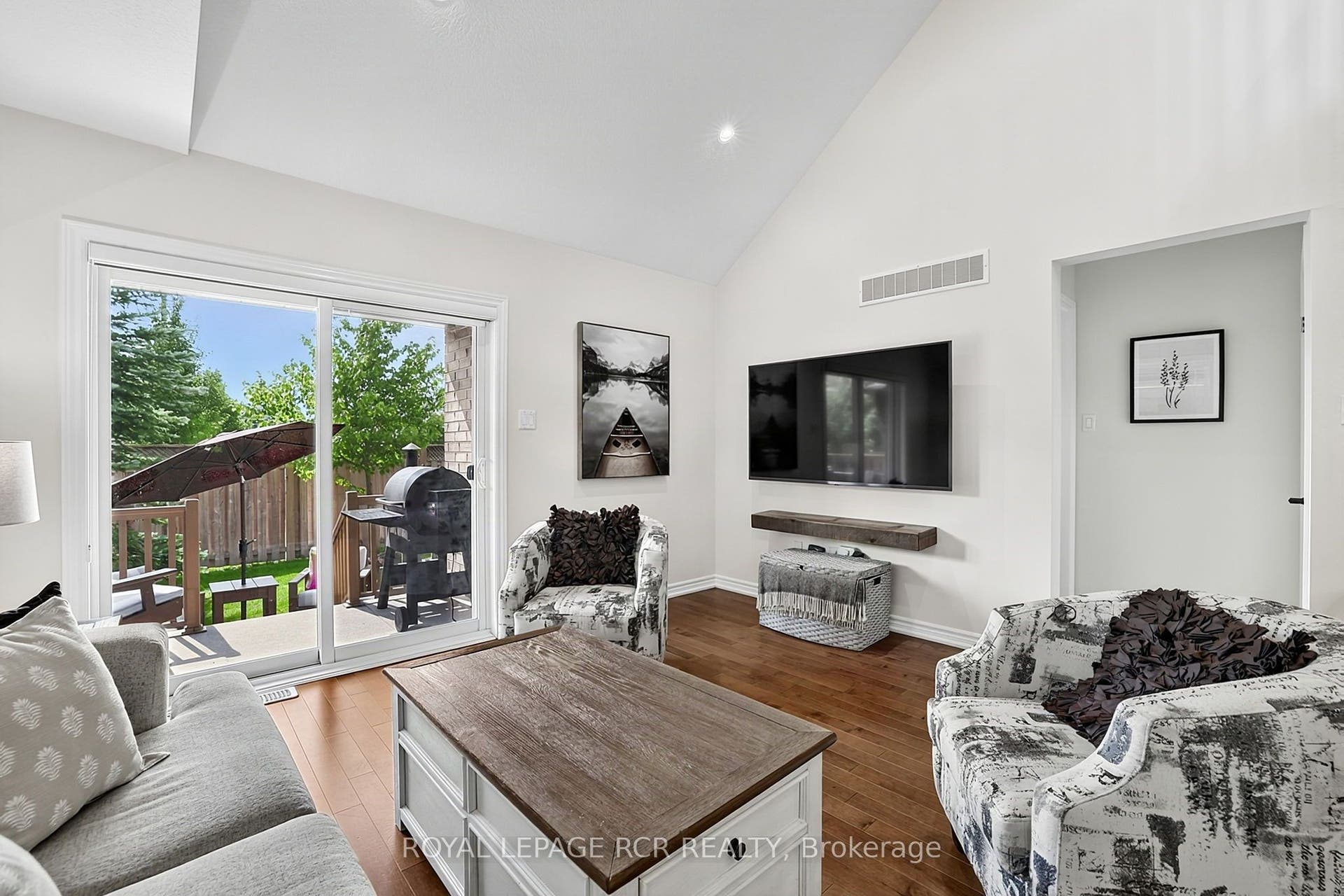 24 WESTMINSTER Crescent, Centre Wellington, Wellington ON N1M 1Y8 24 WESTMINSTER Crescent, Centre Wellington, Wellington ON N1M 1Y8