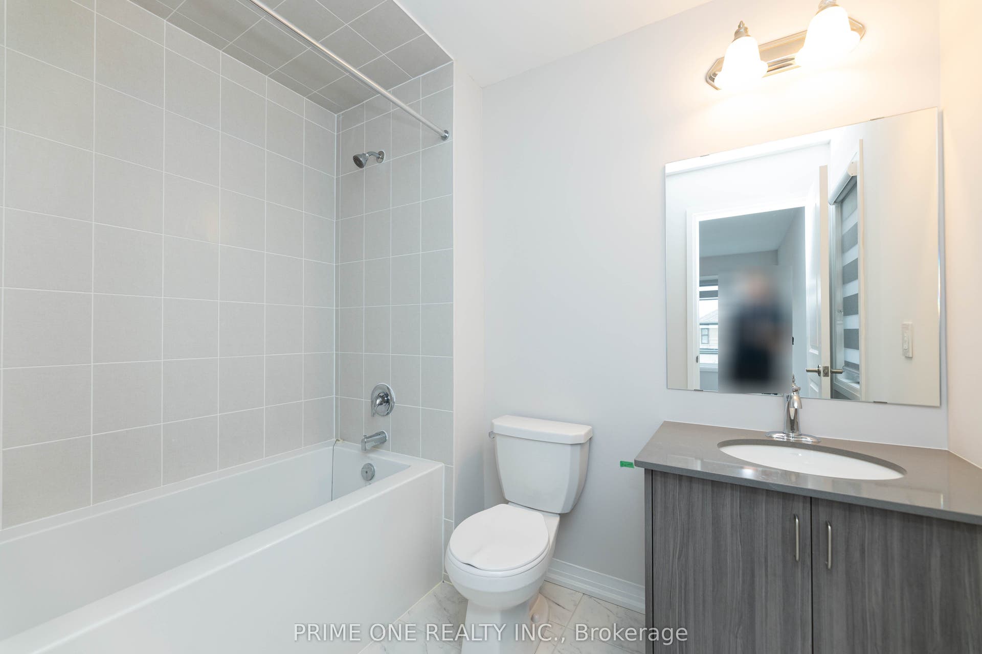 136 Blacklock Street, Cambridge, Waterloo ON N1S 0E3 136 Blacklock Street, Cambridge, Waterloo ON N1S 0E3