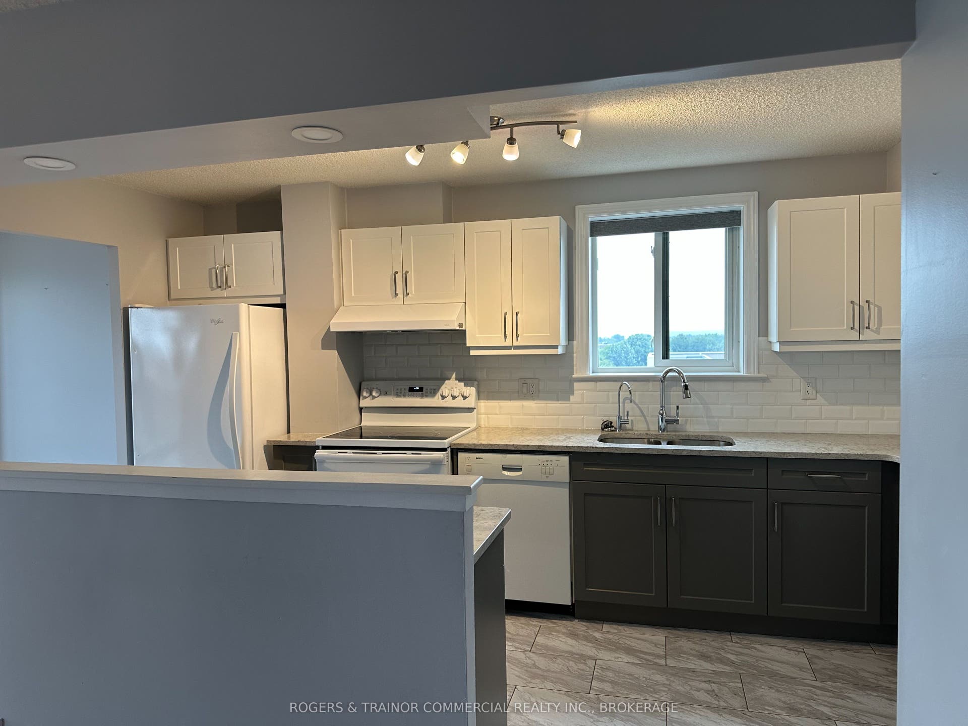 257 Bath Road, #905, Kingston, Frontenac ON K7M 7T3 257 Bath Road, #905, Kingston, Frontenac ON K7M 7T3