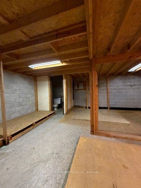 634 Colby Drive, #9, Waterloo, Waterloo ON N2V 1A2 Washroom area