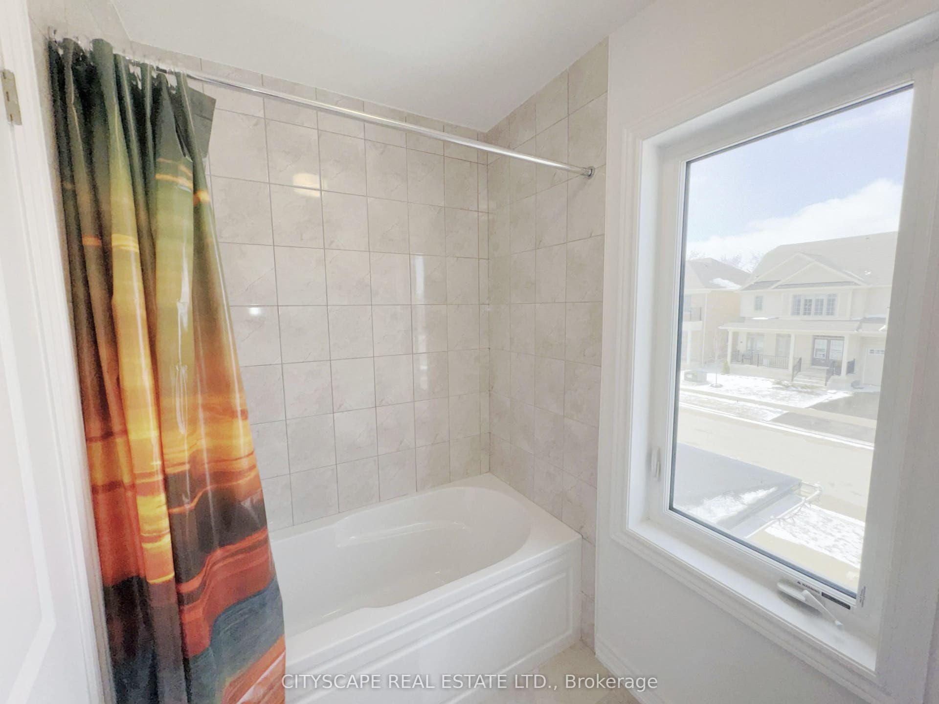 259 Rea Drive, Centre Wellington, Wellington ON N1M 2W3 4pc Semi-Ensuite between Bedrooms #3 & #4