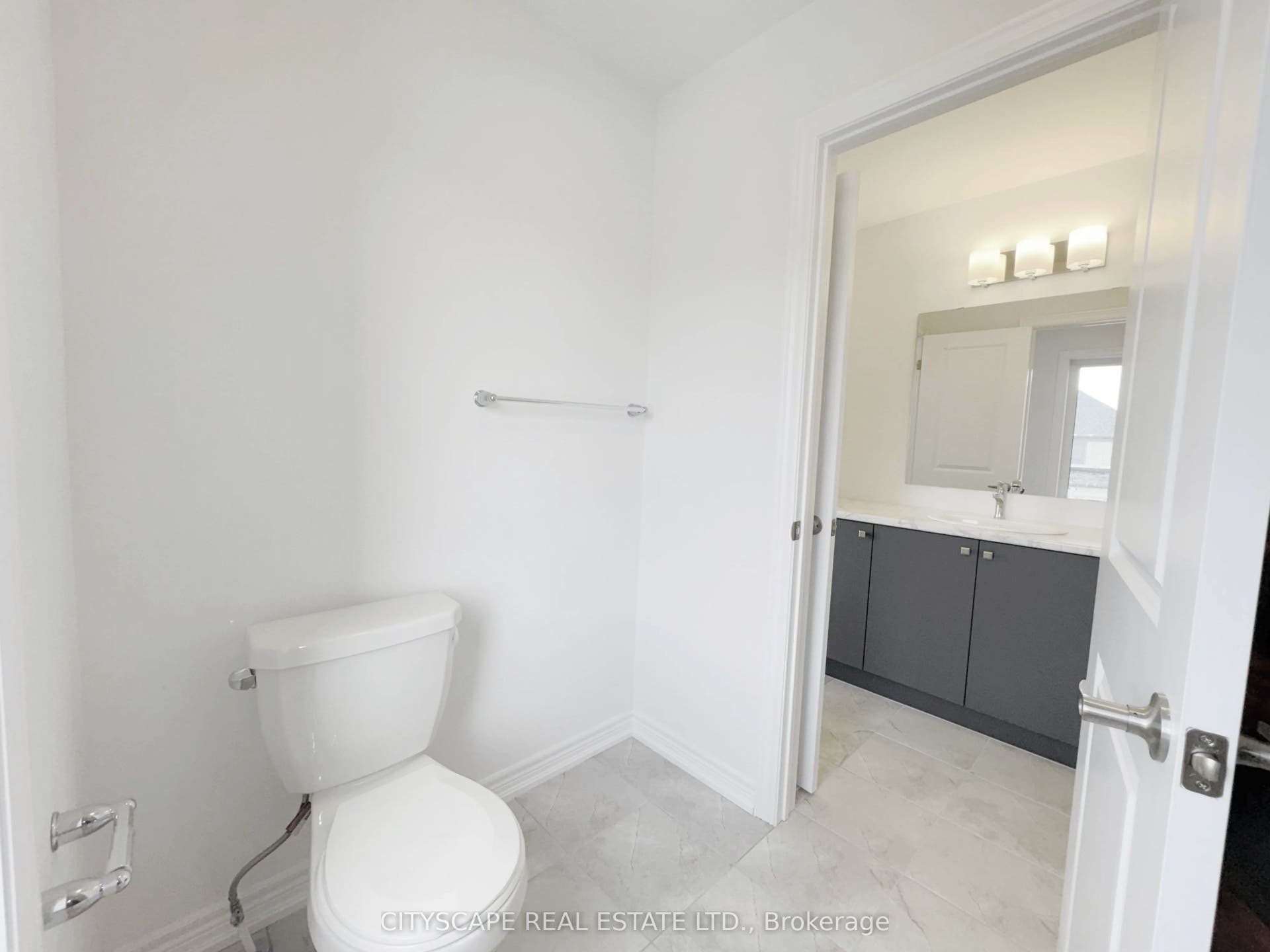 259 Rea Drive, Centre Wellington, Wellington ON N1M 2W3 4pc Semi-Ensuite between Bedrooms #3 & #4
