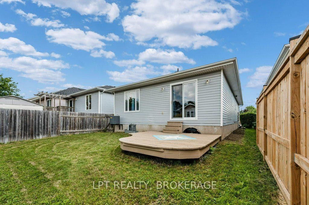 8 Wilfred Crescent, Kingston, Frontenac ON K7K 7G9 8 Wilfred Crescent, Kingston, Frontenac ON K7K 7G9