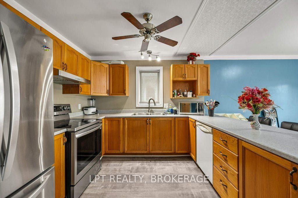 8 Wilfred Crescent, Kingston, Frontenac ON K7K 7G9 8 Wilfred Crescent, Kingston, Frontenac ON K7K 7G9