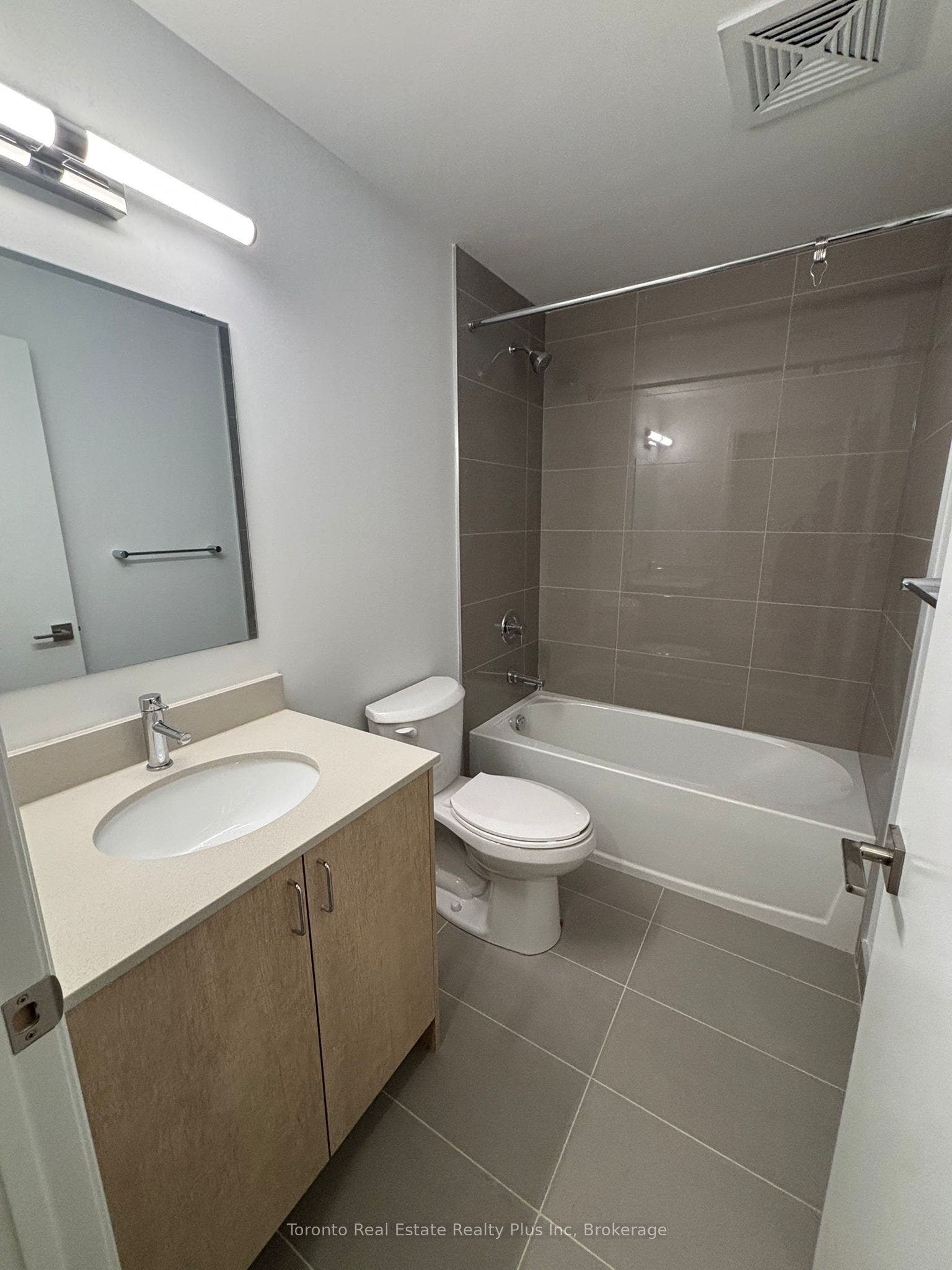 223 Princess Street, #717, Kingston, Frontenac ON K7L 1B3 223 Princess Street, #717, Kingston, Frontenac ON K7L 1B3