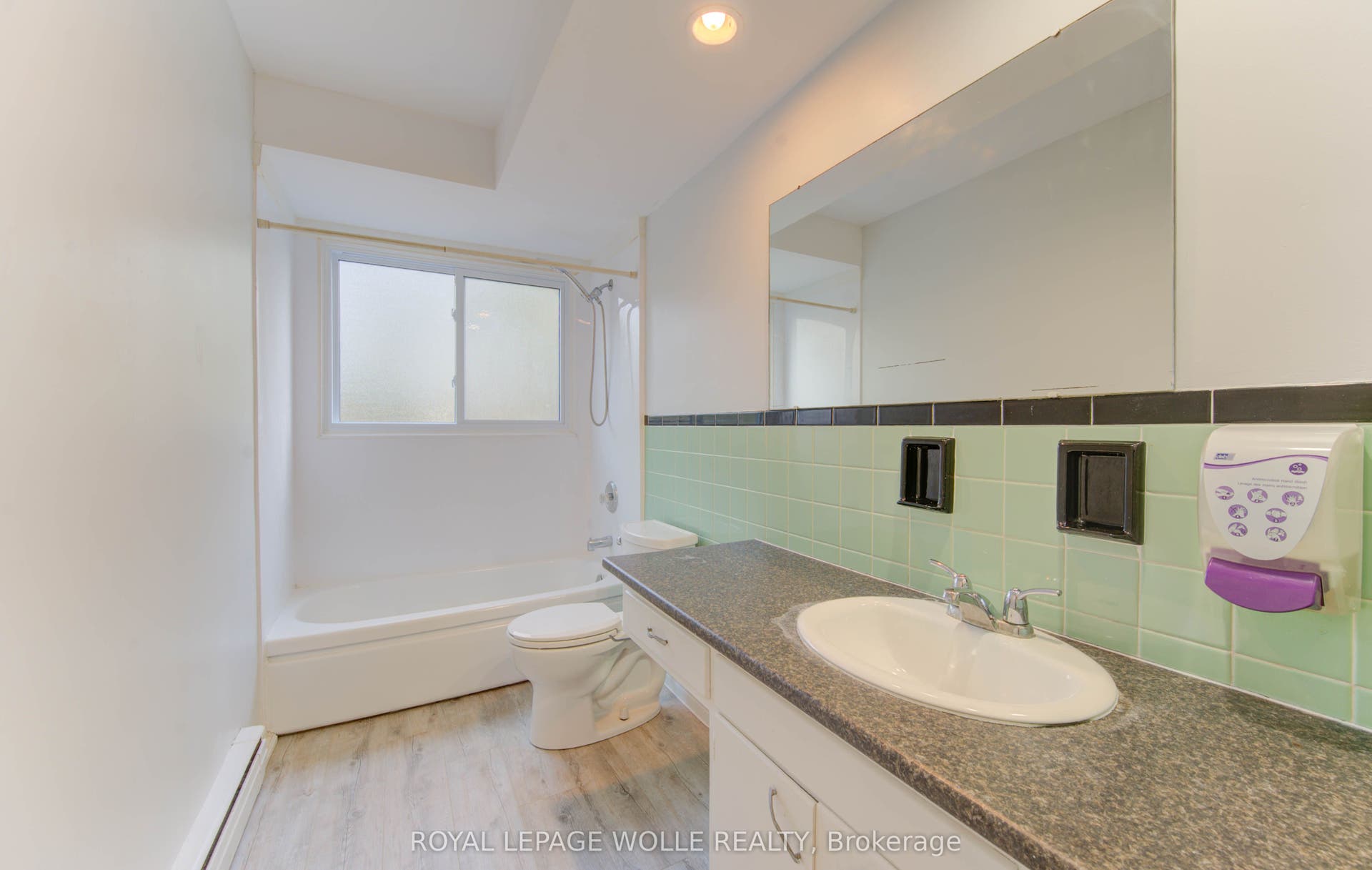 50 Gordon Avenue, Kitchener, Waterloo ON N2H 1N8 50 Gordon Avenue, Kitchener, Waterloo ON N2H 1N8