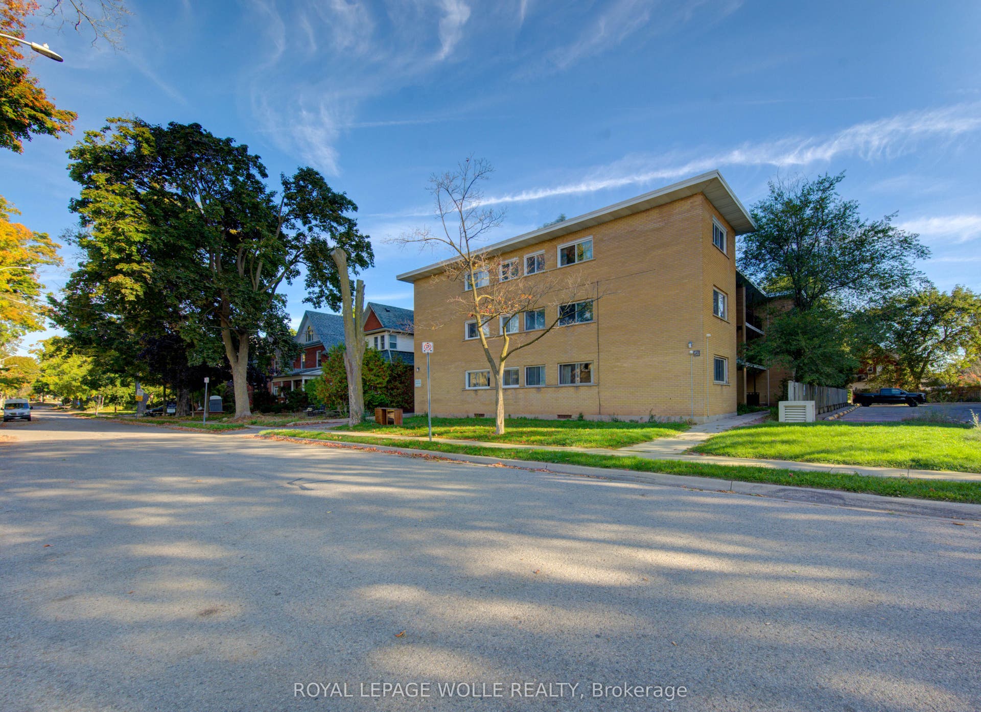 50 Gordon Avenue, Kitchener, Waterloo ON N2H 1N8 50 Gordon Avenue, Kitchener, Waterloo ON N2H 1N8
