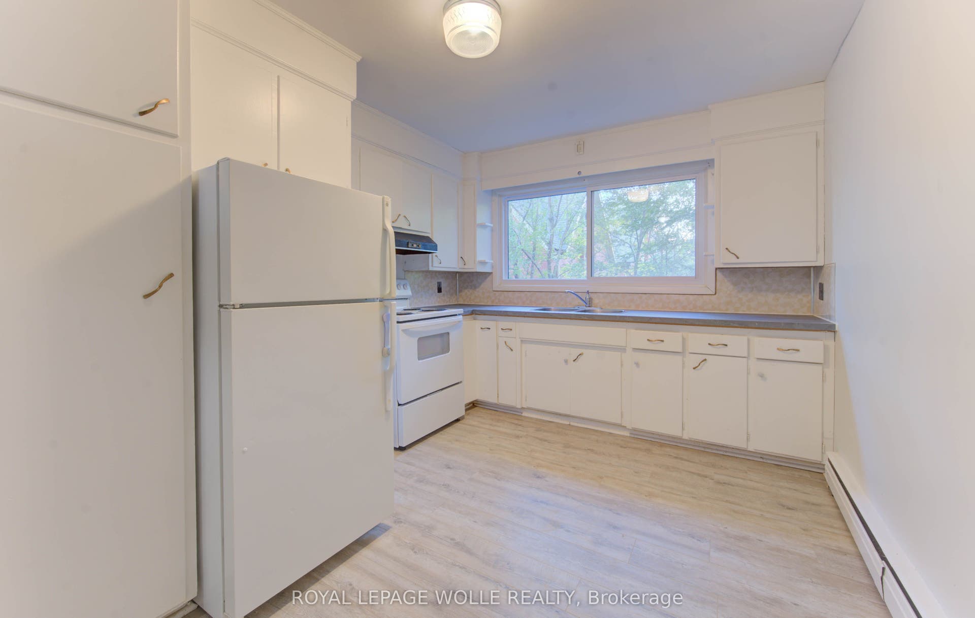 50 Gordon Avenue, Kitchener, Waterloo ON N2H 1N8 50 Gordon Avenue, Kitchener, Waterloo ON N2H 1N8
