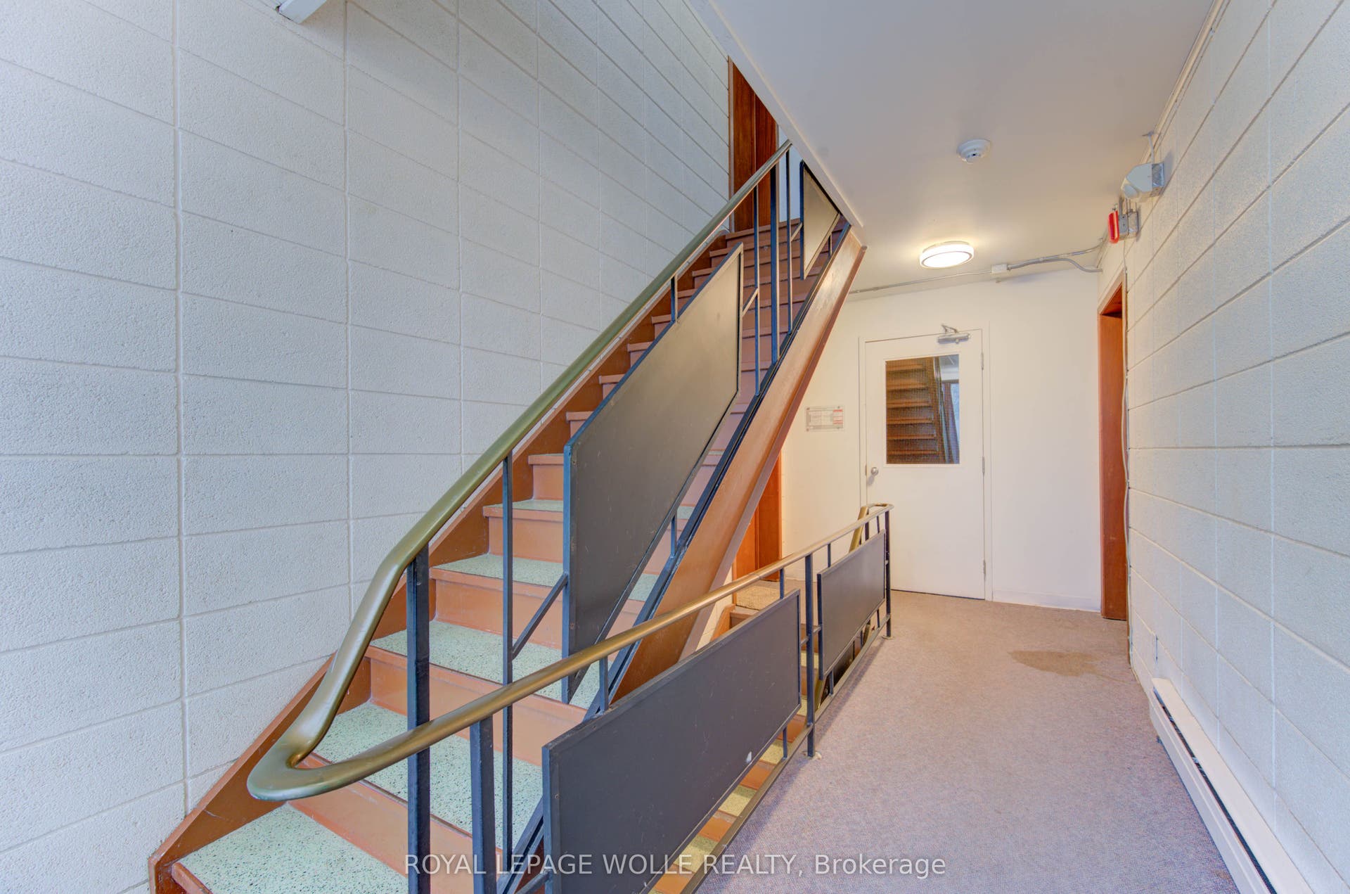 50 Gordon Avenue, Kitchener, Waterloo ON N2H 1N8 50 Gordon Avenue, Kitchener, Waterloo ON N2H 1N8