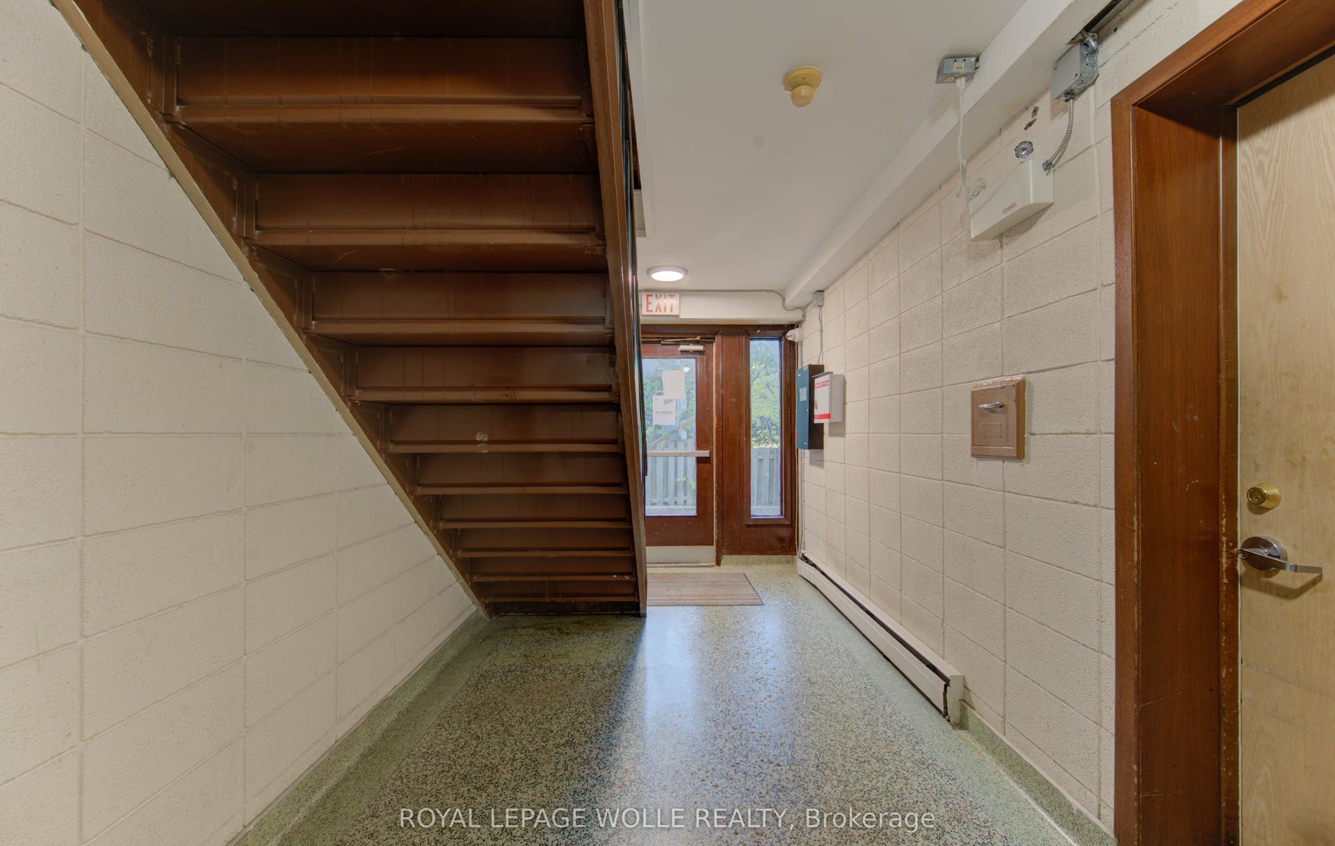 50 Gordon Avenue, Kitchener, Waterloo ON N2H 1N8 50 Gordon Avenue, Kitchener, Waterloo ON N2H 1N8