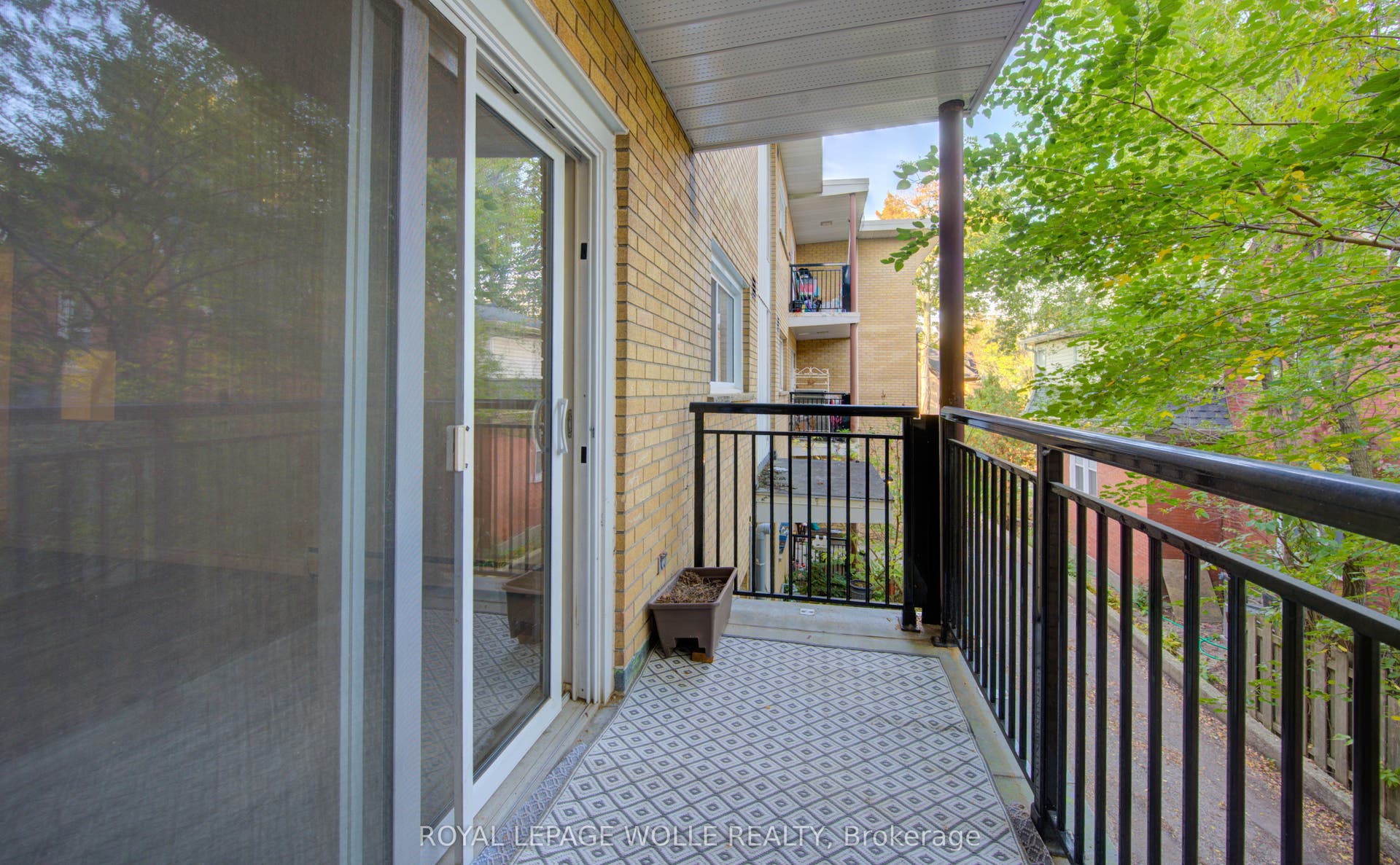 50 Gordon Avenue, Kitchener, Waterloo ON N2H 1N8 50 Gordon Avenue, Kitchener, Waterloo ON N2H 1N8