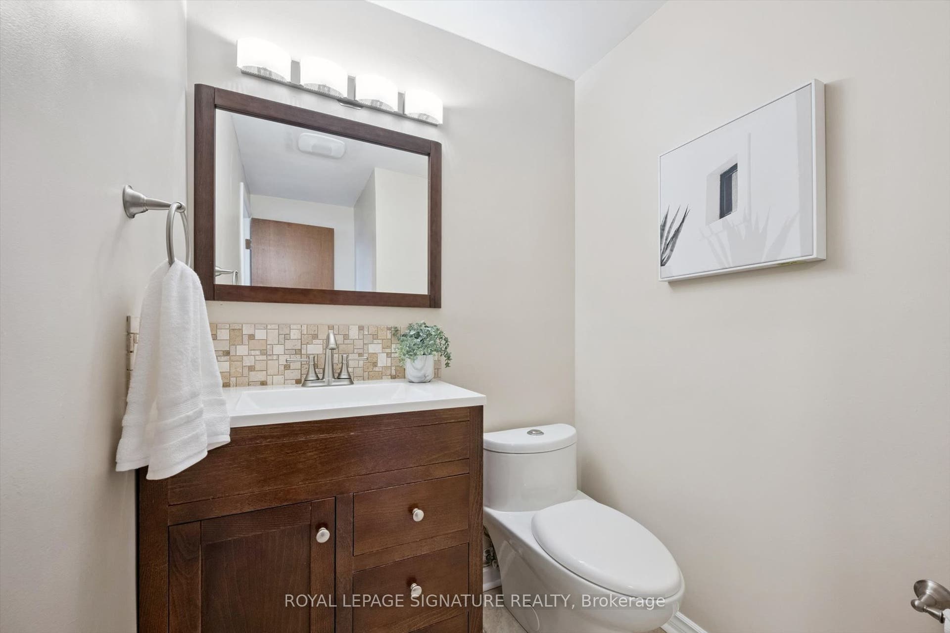 590 Fern Road, Waterloo, Waterloo ON N2V 1K6 590 Fern Road, Waterloo, Waterloo ON N2V 1K6