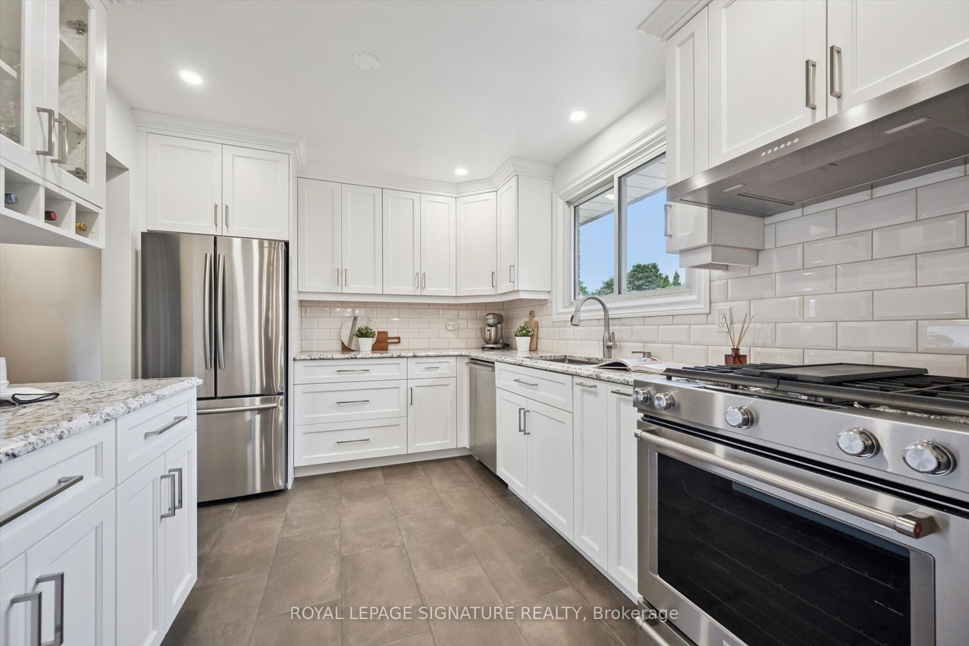 590 Fern Road, Waterloo, Waterloo ON N2V 1K6 590 Fern Road, Waterloo, Waterloo ON N2V 1K6