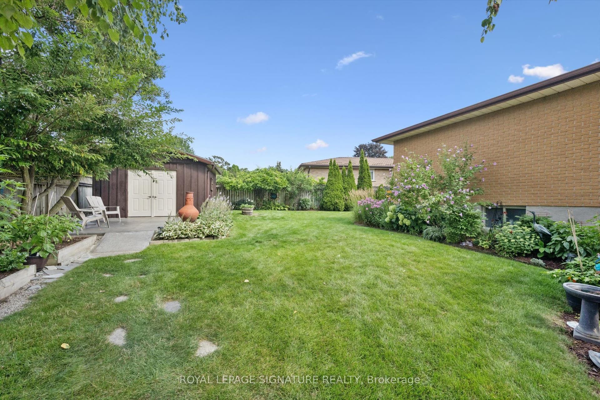 590 Fern Road, Waterloo, Waterloo ON N2V 1K6 590 Fern Road, Waterloo, Waterloo ON N2V 1K6