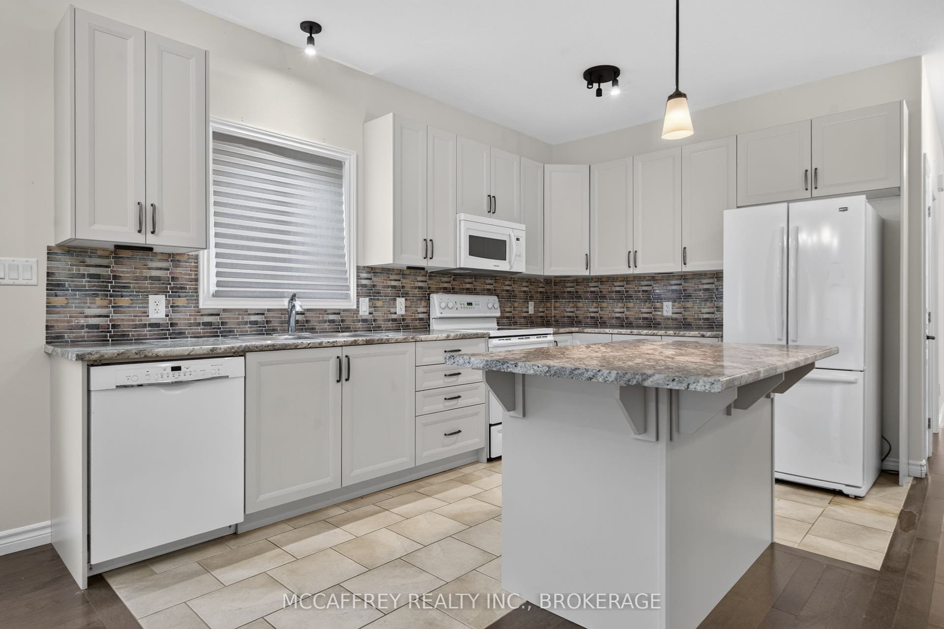 1286 Carfa Crescent, Kingston, Frontenac ON K7P 0M8 1286 Carfa Crescent, Kingston, Frontenac ON K7P 0M8