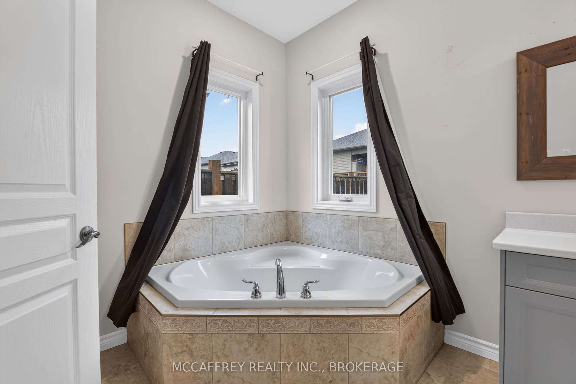 1286 Carfa Crescent, Kingston, Frontenac ON K7P 0M8 1286 Carfa Crescent, Kingston, Frontenac ON K7P 0M8