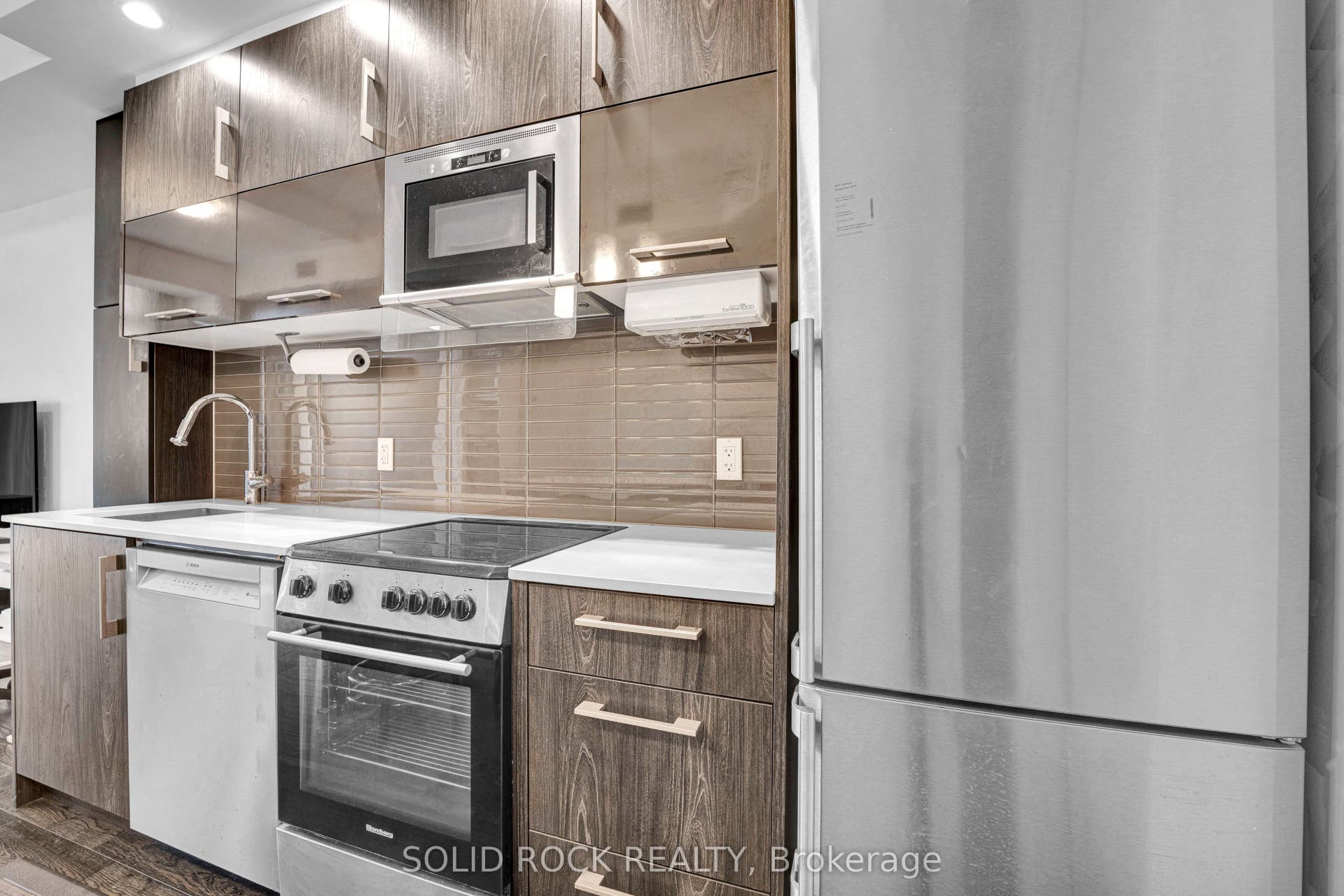 255 Bay Street, #309, Ottawa Centre, Ottawa ON K1R 0C5