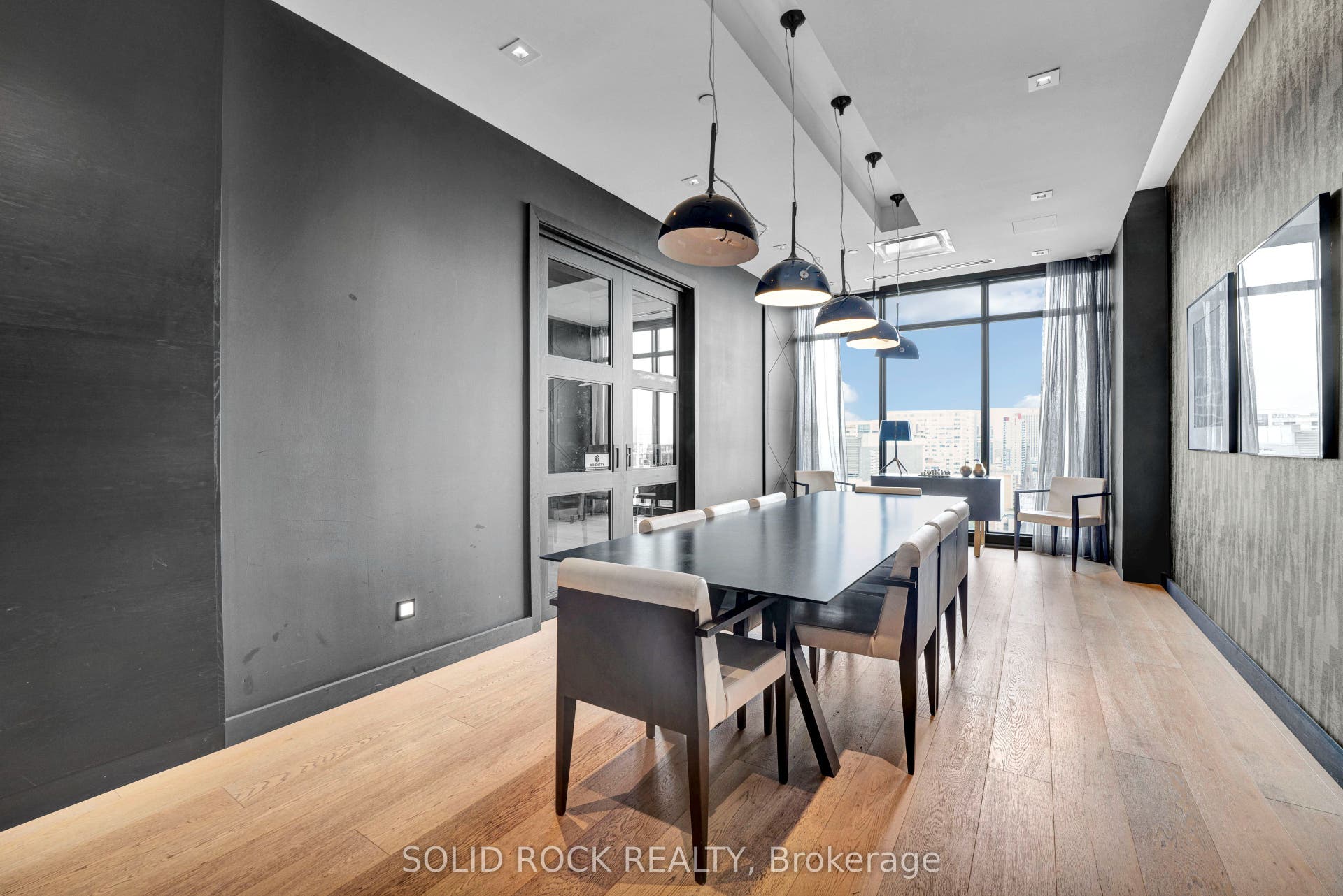 255 Bay Street, #309, Ottawa Centre, Ottawa ON K1R 0C5