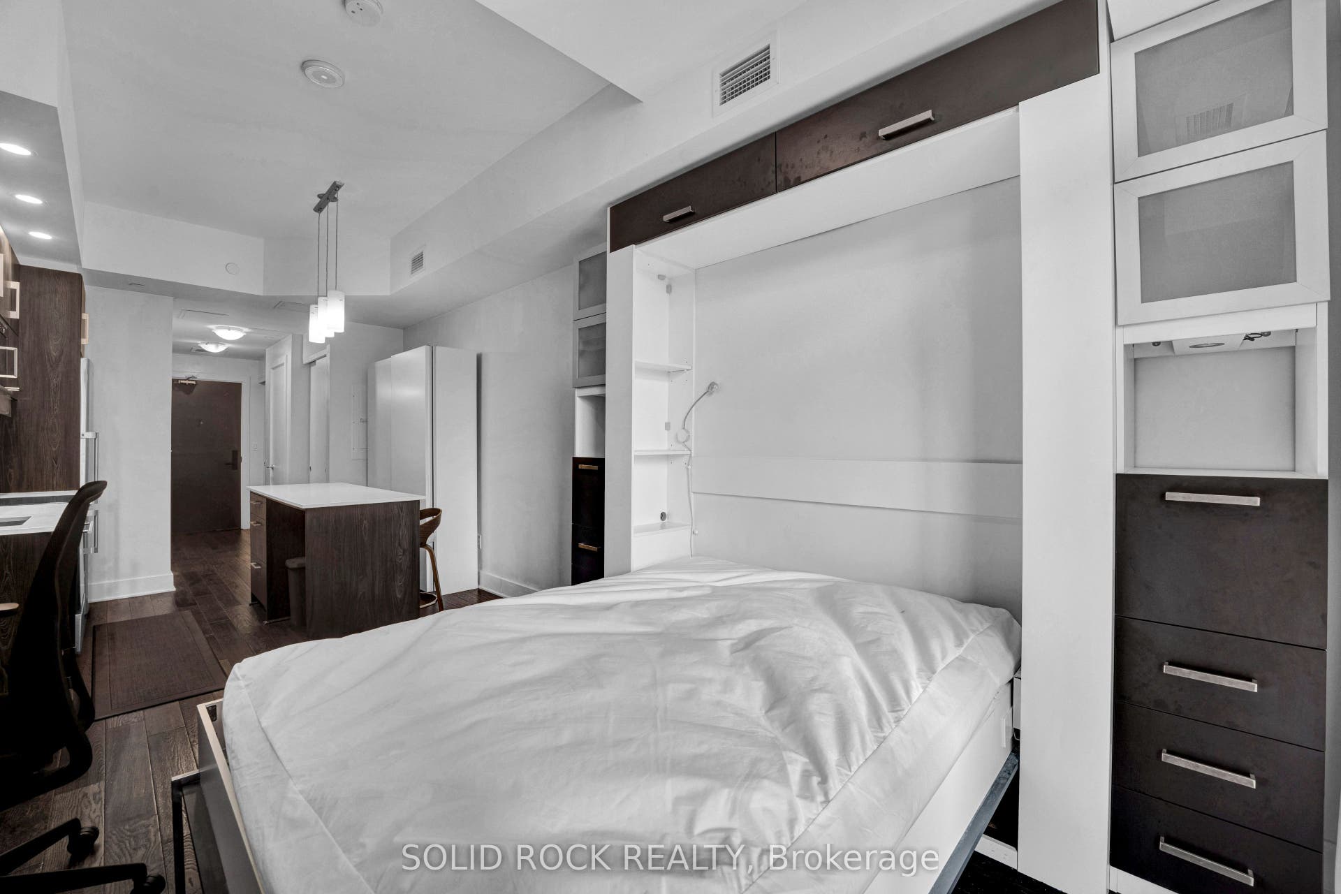 255 Bay Street, #309, Ottawa Centre, Ottawa ON K1R 0C5