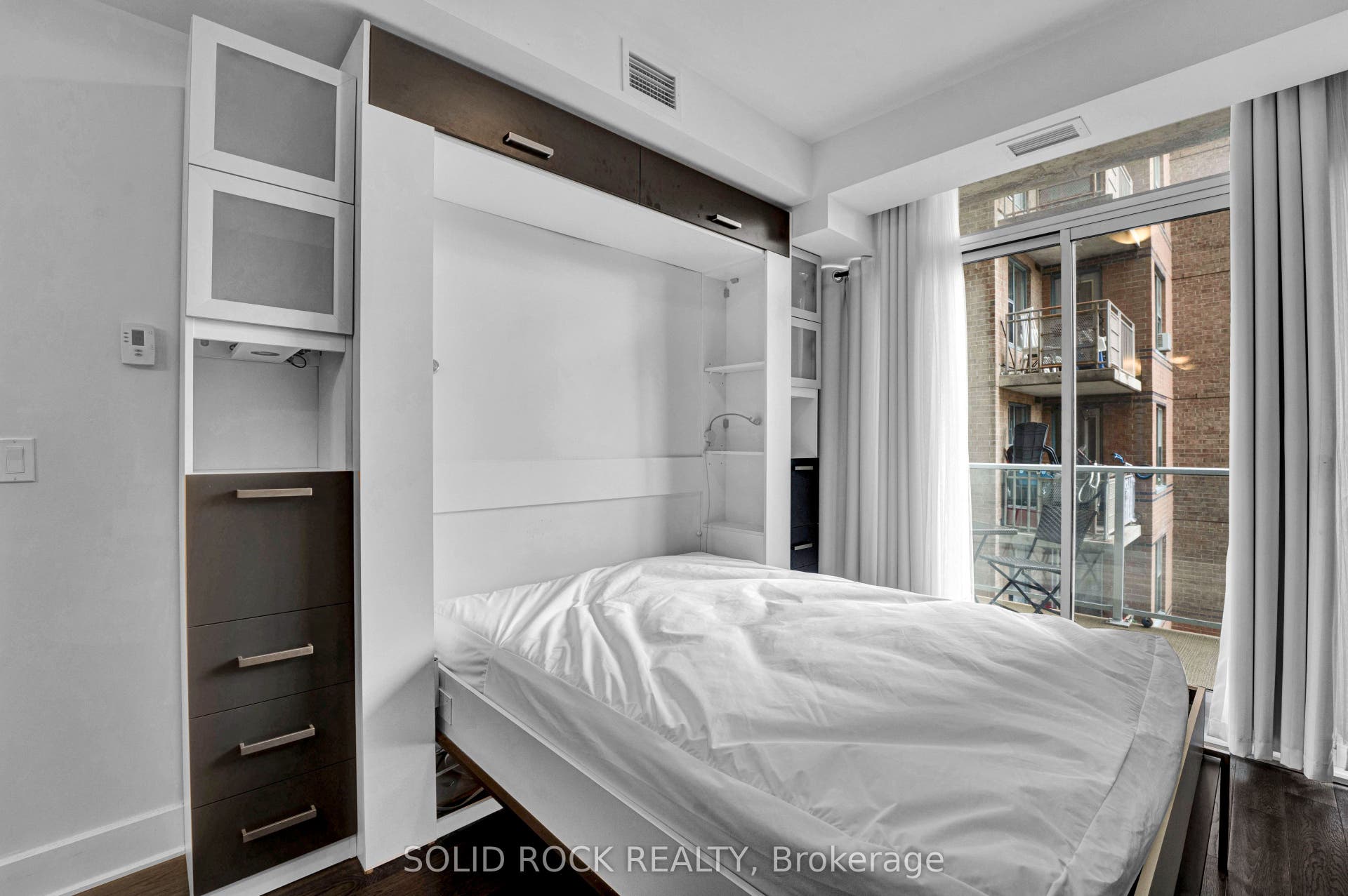 255 Bay Street, #309, Ottawa Centre, Ottawa ON K1R 0C5
