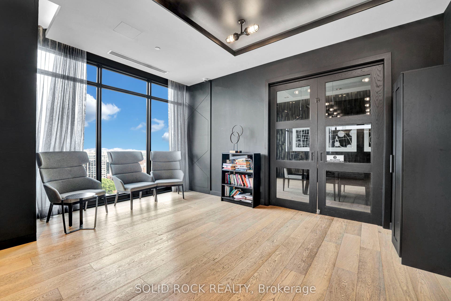 255 Bay Street, #309, Ottawa Centre, Ottawa ON K1R 0C5