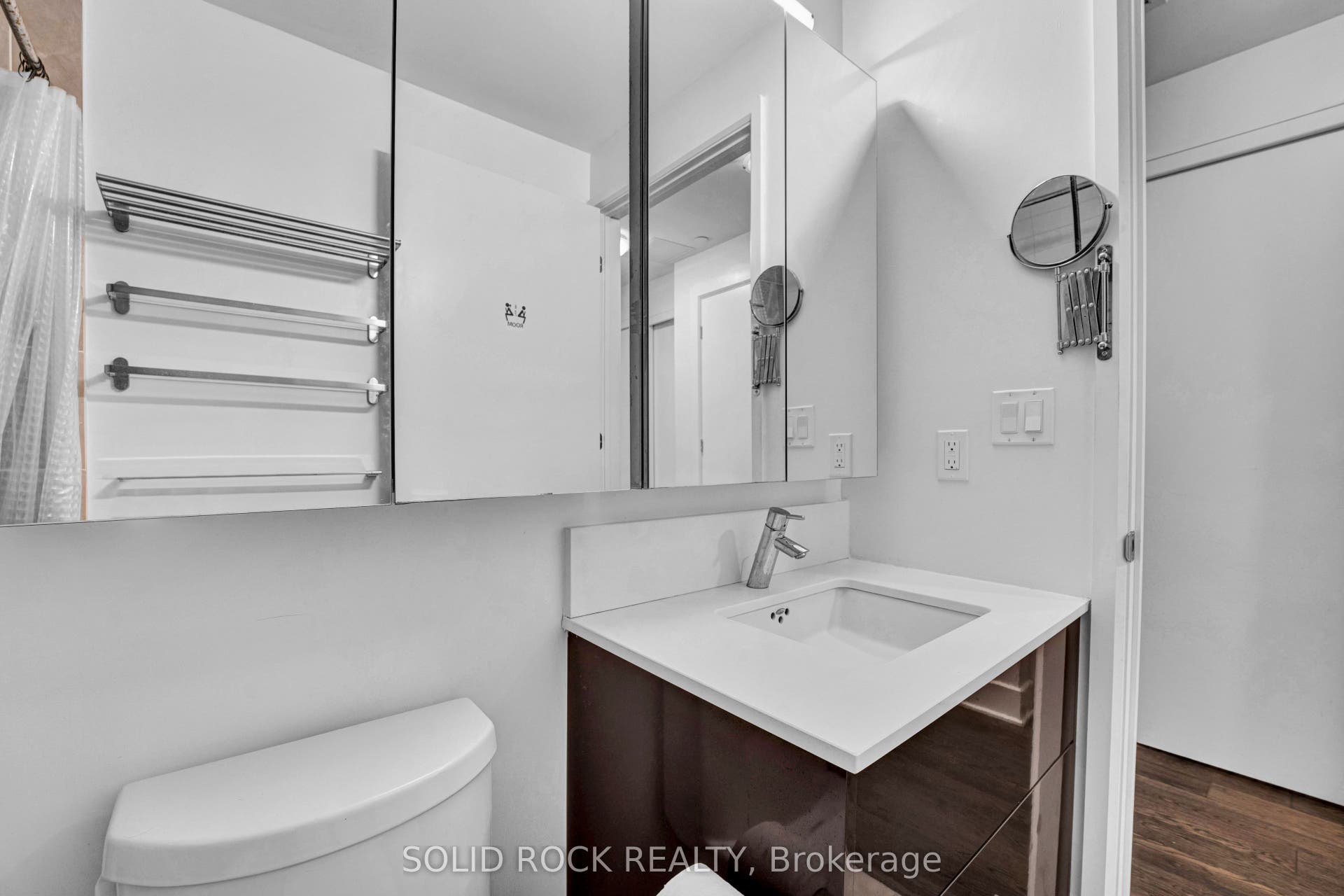 255 Bay Street, #309, Ottawa Centre, Ottawa ON K1R 0C5